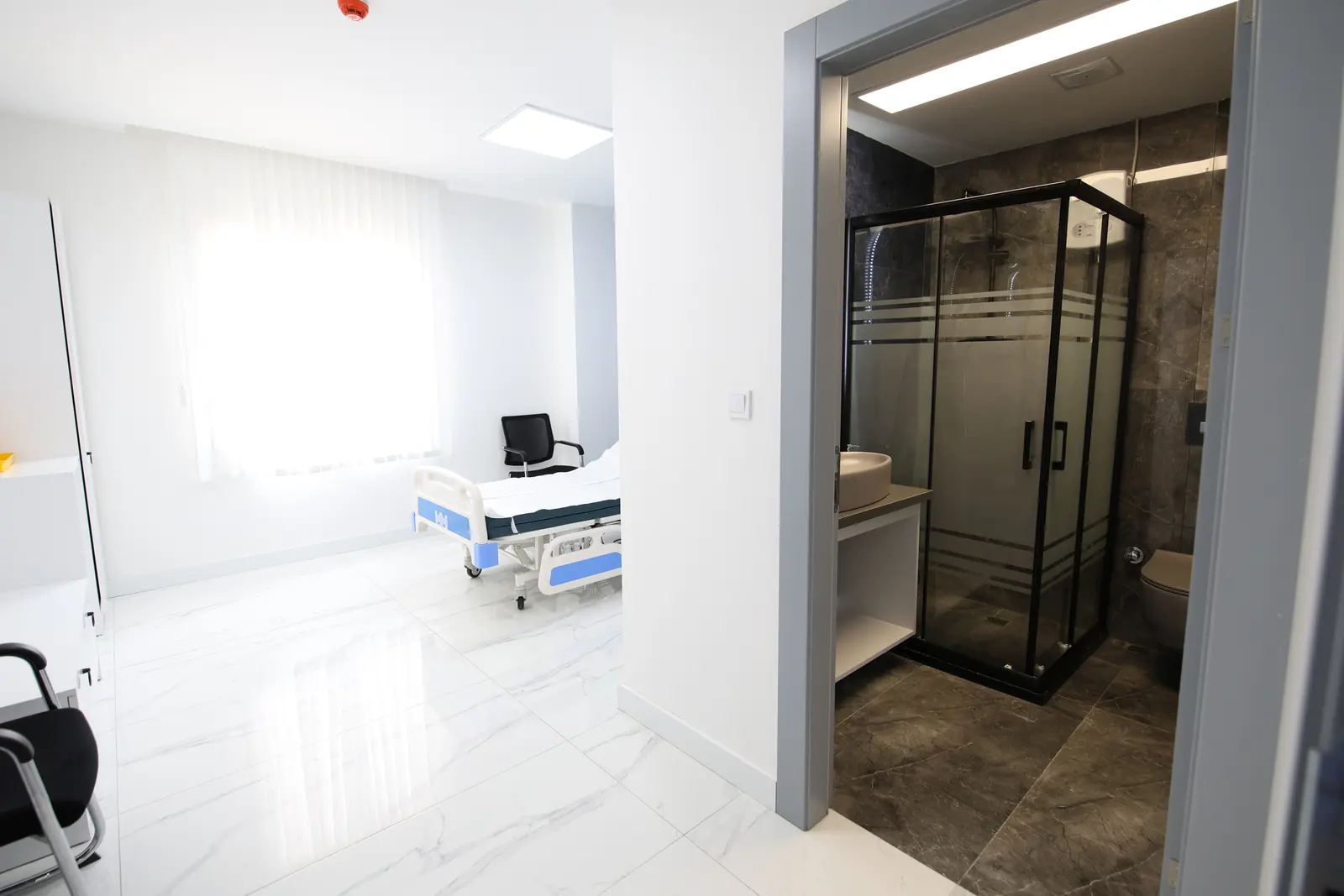 Von der Klinik bereitgestelltes Foto von Dr. Ömer Neşet Kişi