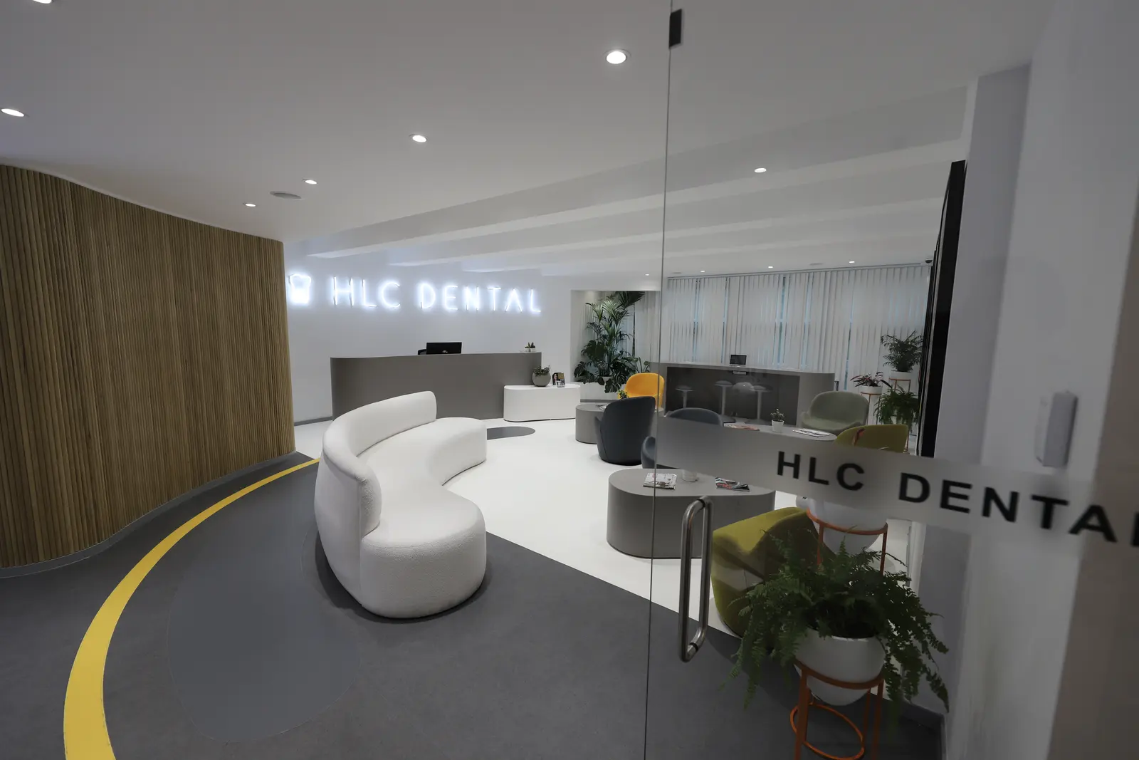 Von der Klinik bereitgestelltes Foto von HLC Dental