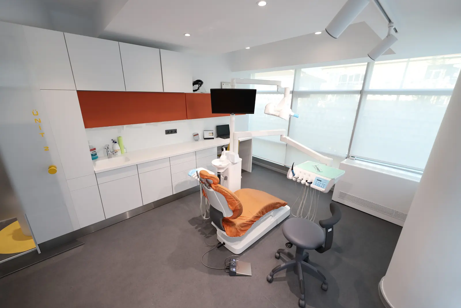 Von der Klinik bereitgestelltes Foto von HLC Dental