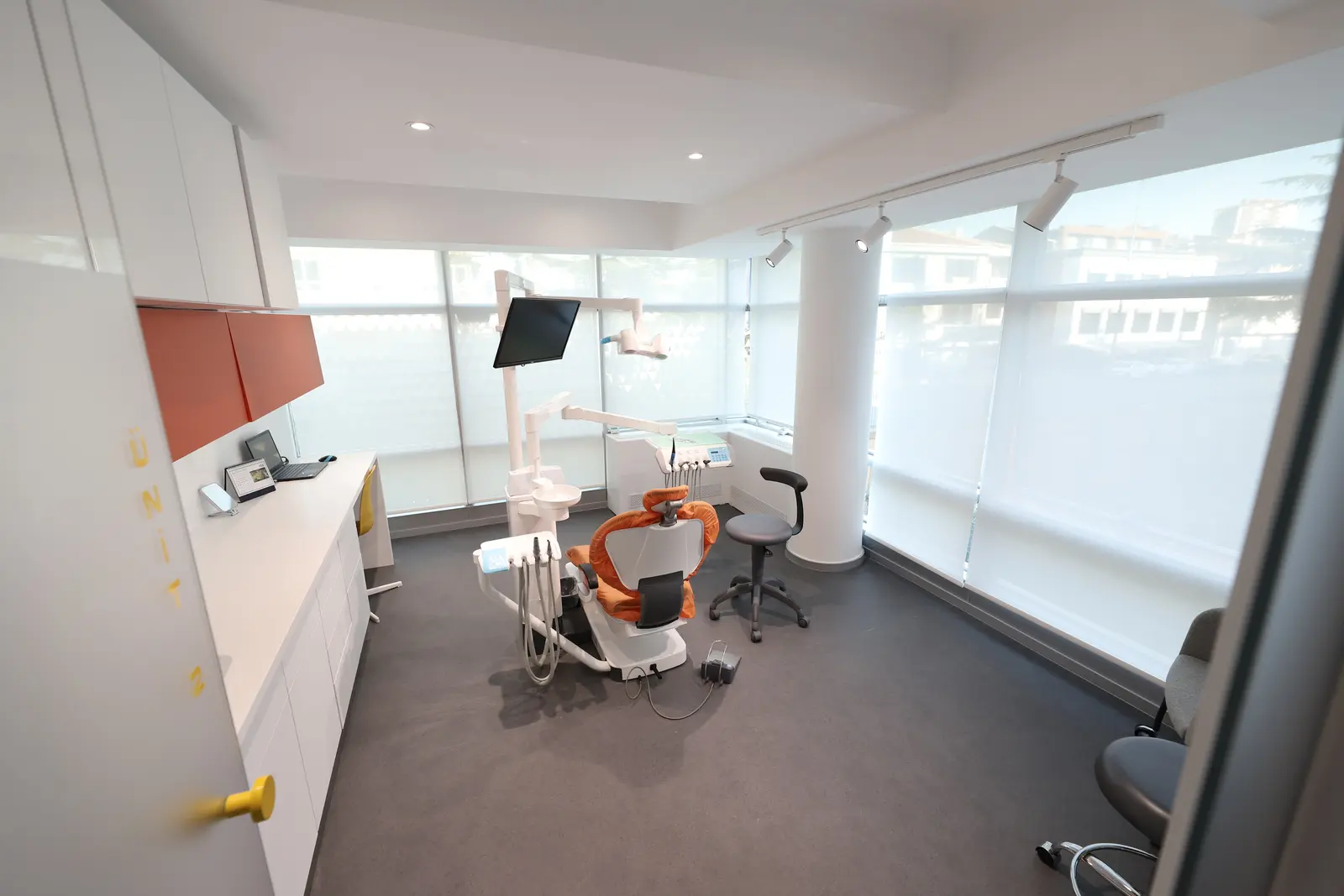 Von der Klinik bereitgestelltes Foto von HLC Dental