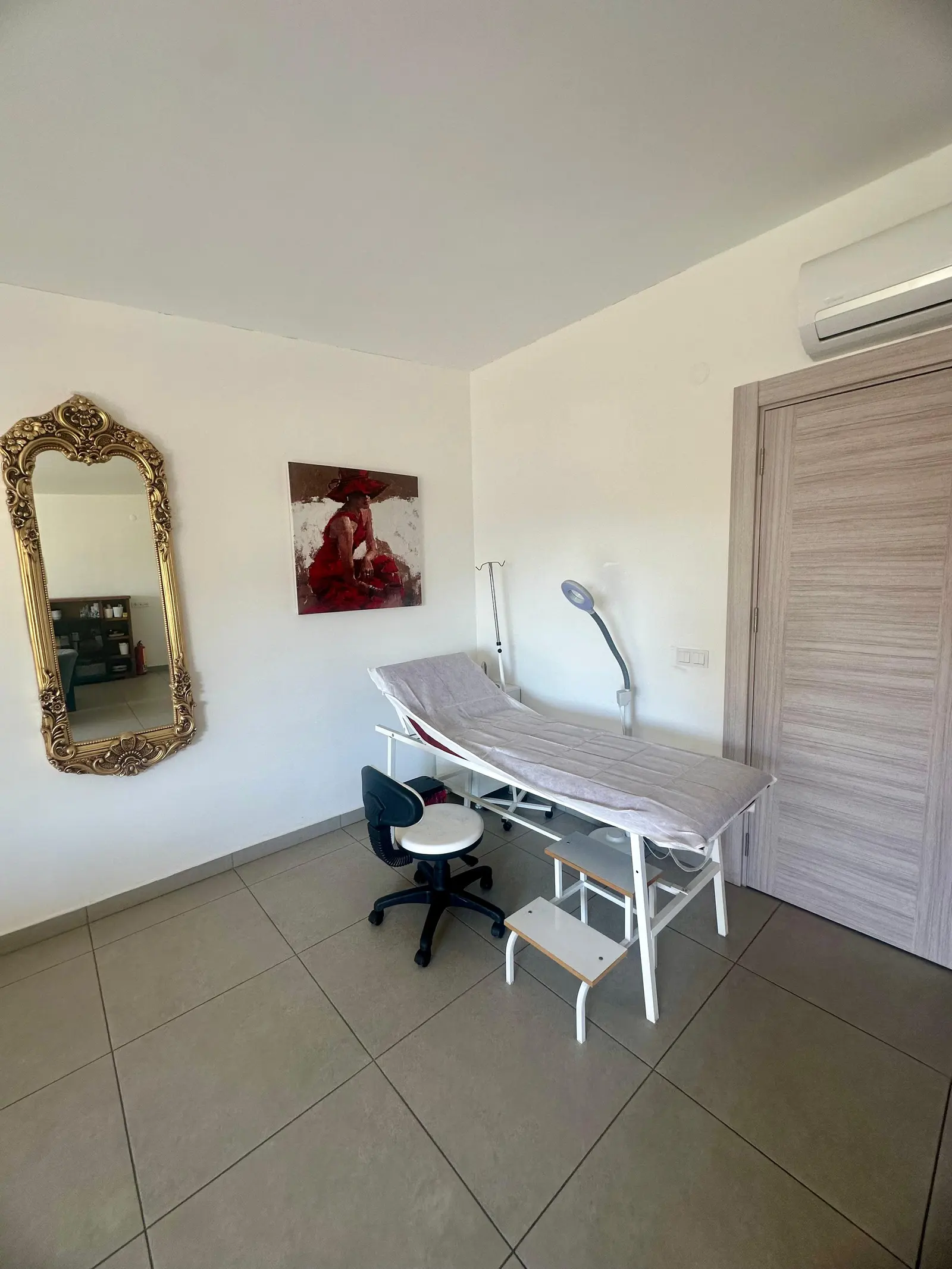 Clinic-provided photograph of Dr Gamze Alkız