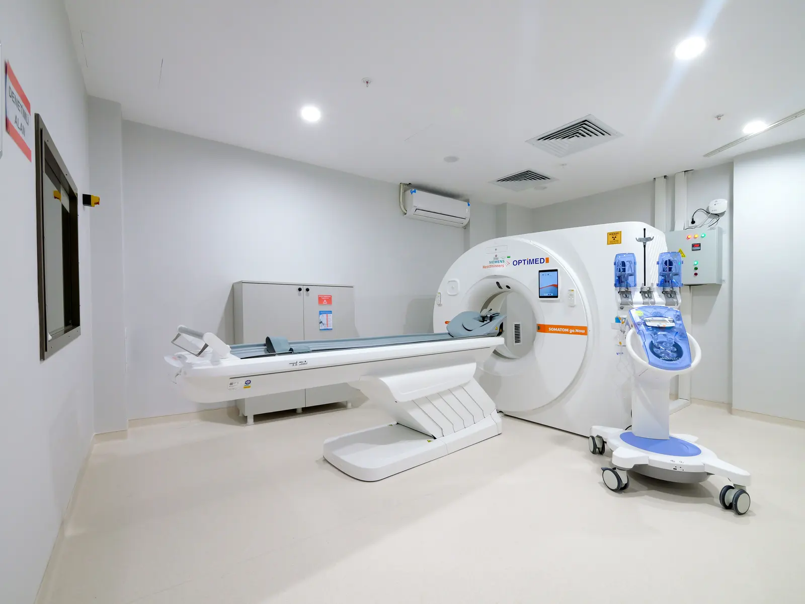 Clinic-provided photograph of Optimed Hospital