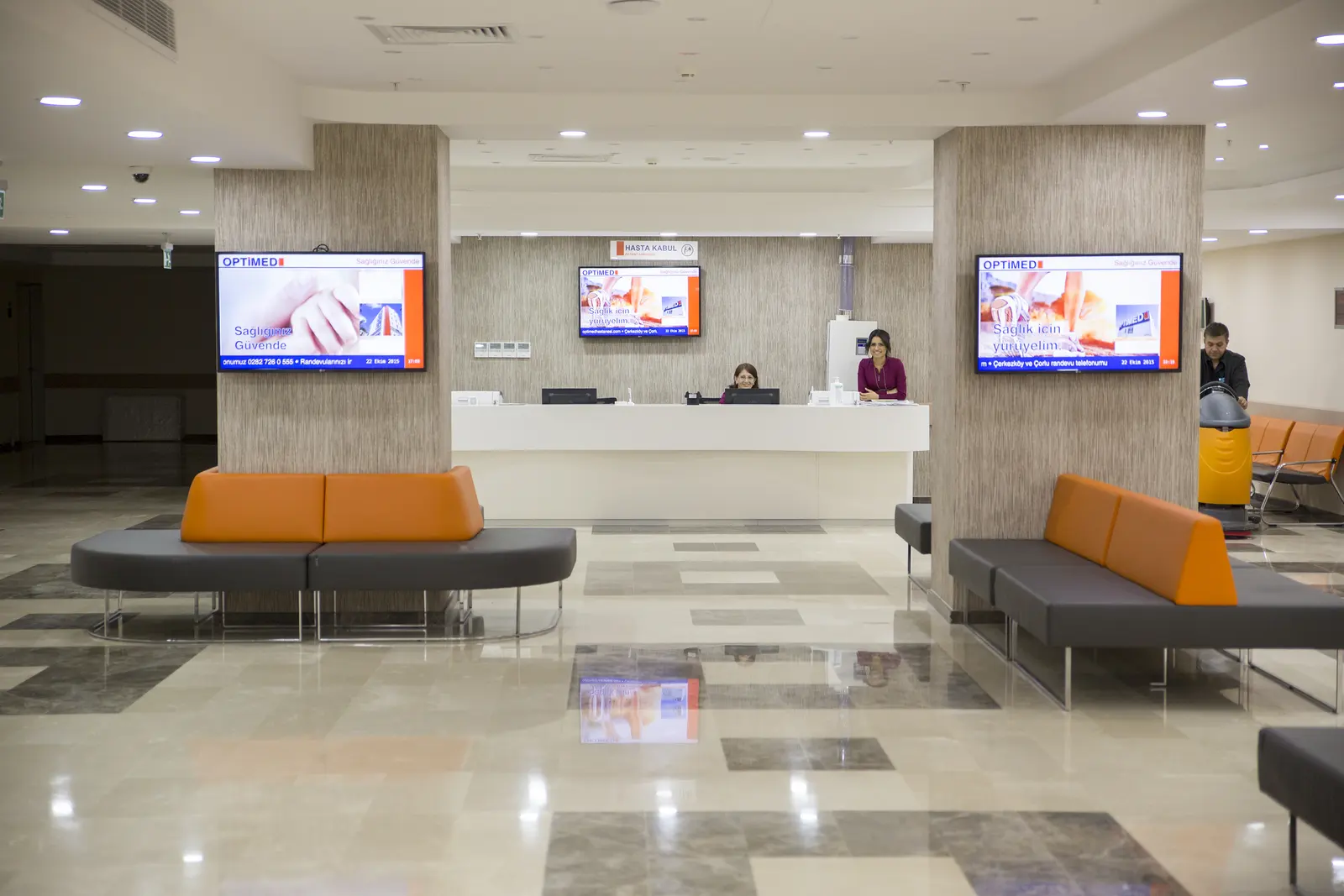 Clinic-provided photograph of Optimed Hospital