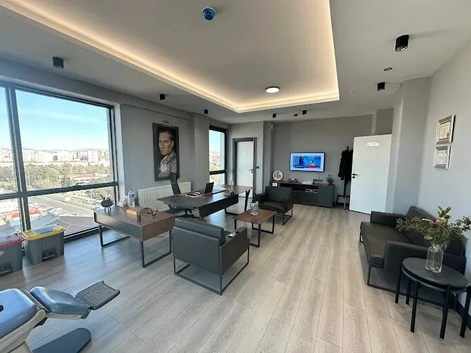 Clinic-provided photograph of Dr Onur Nursaçan