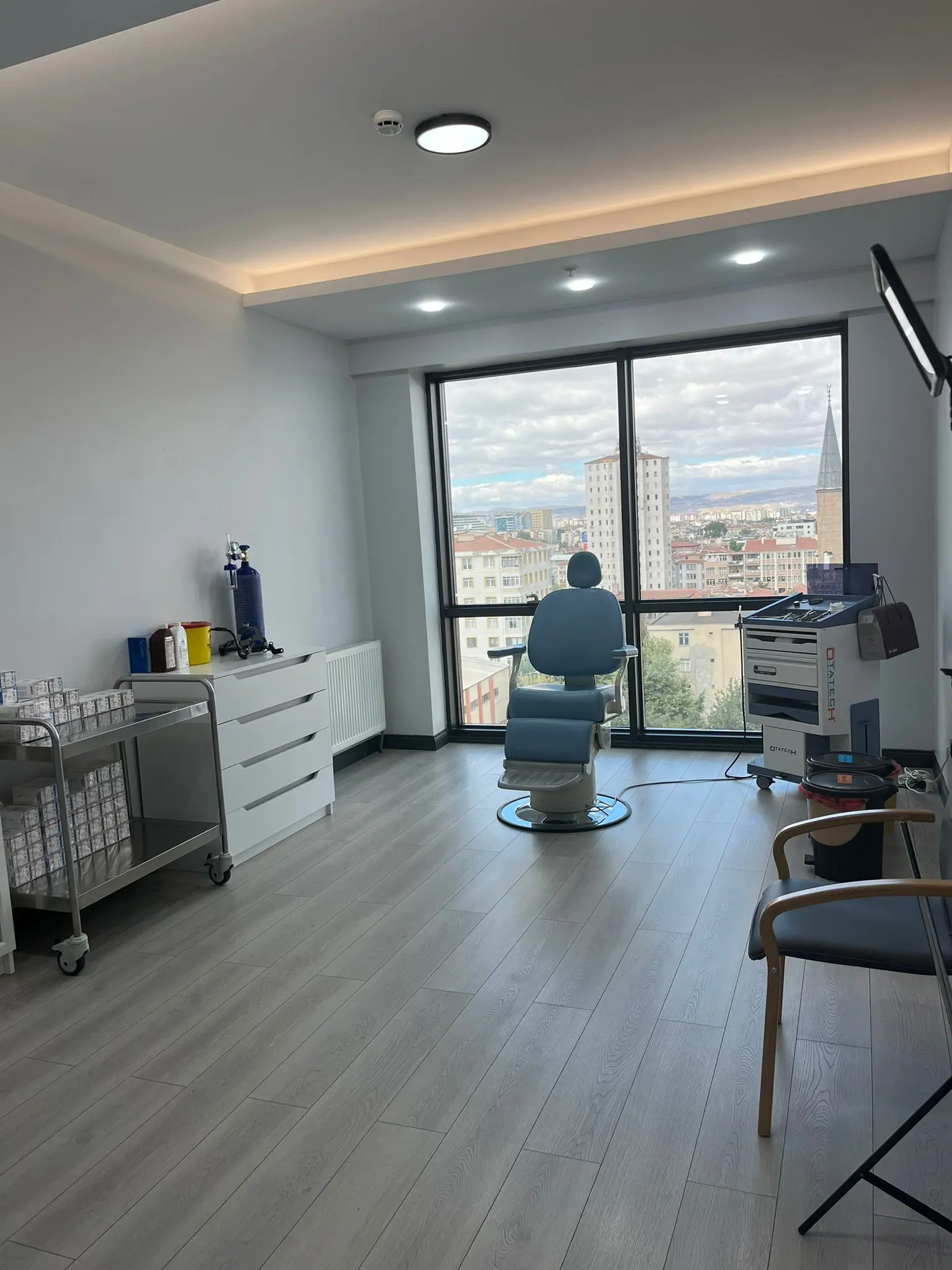Clinic-provided photograph of Dr Onur Nursaçan
