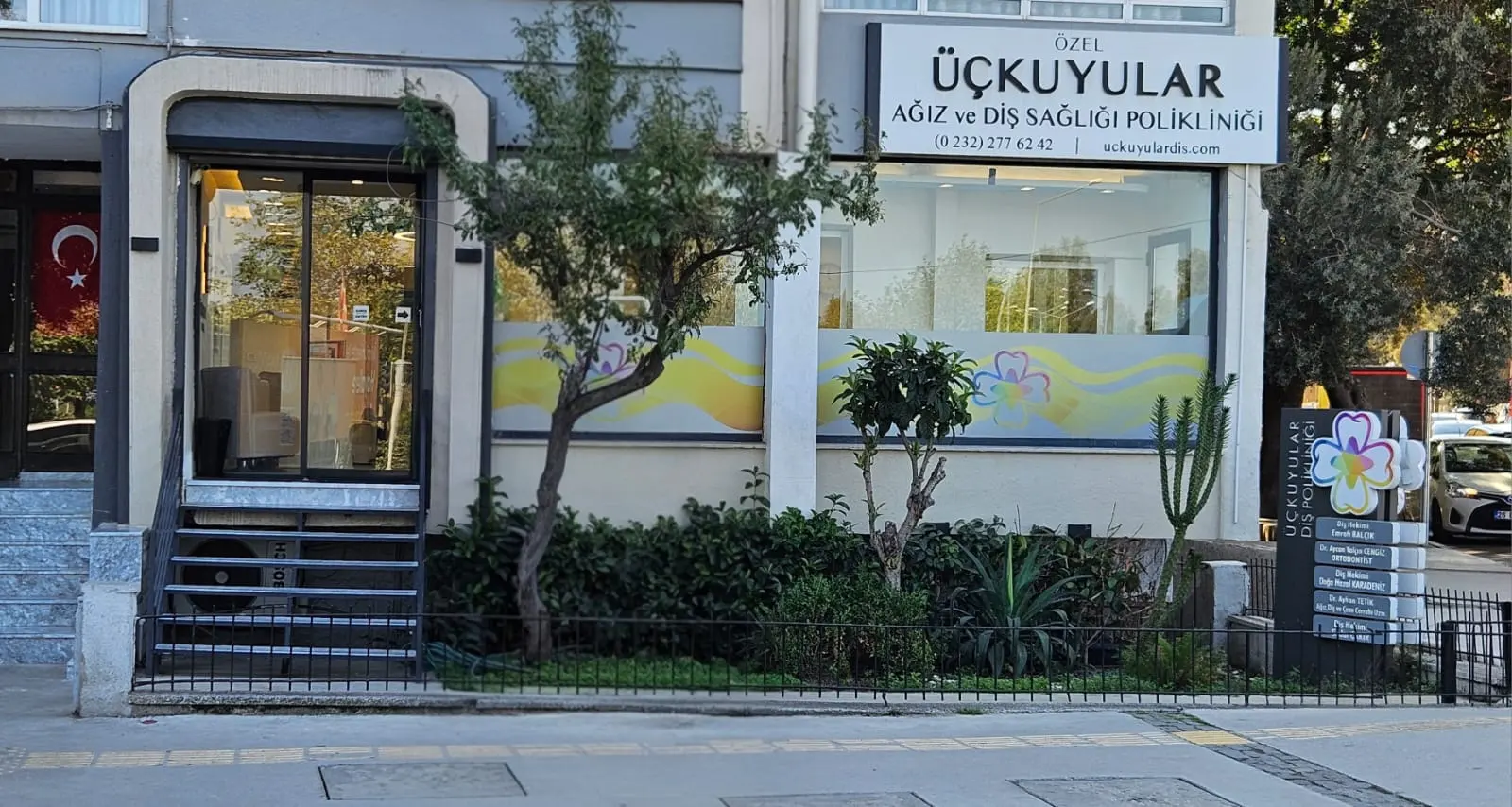 Von der Klinik bereitgestelltes Foto von Üçkuyular Zahnklinik