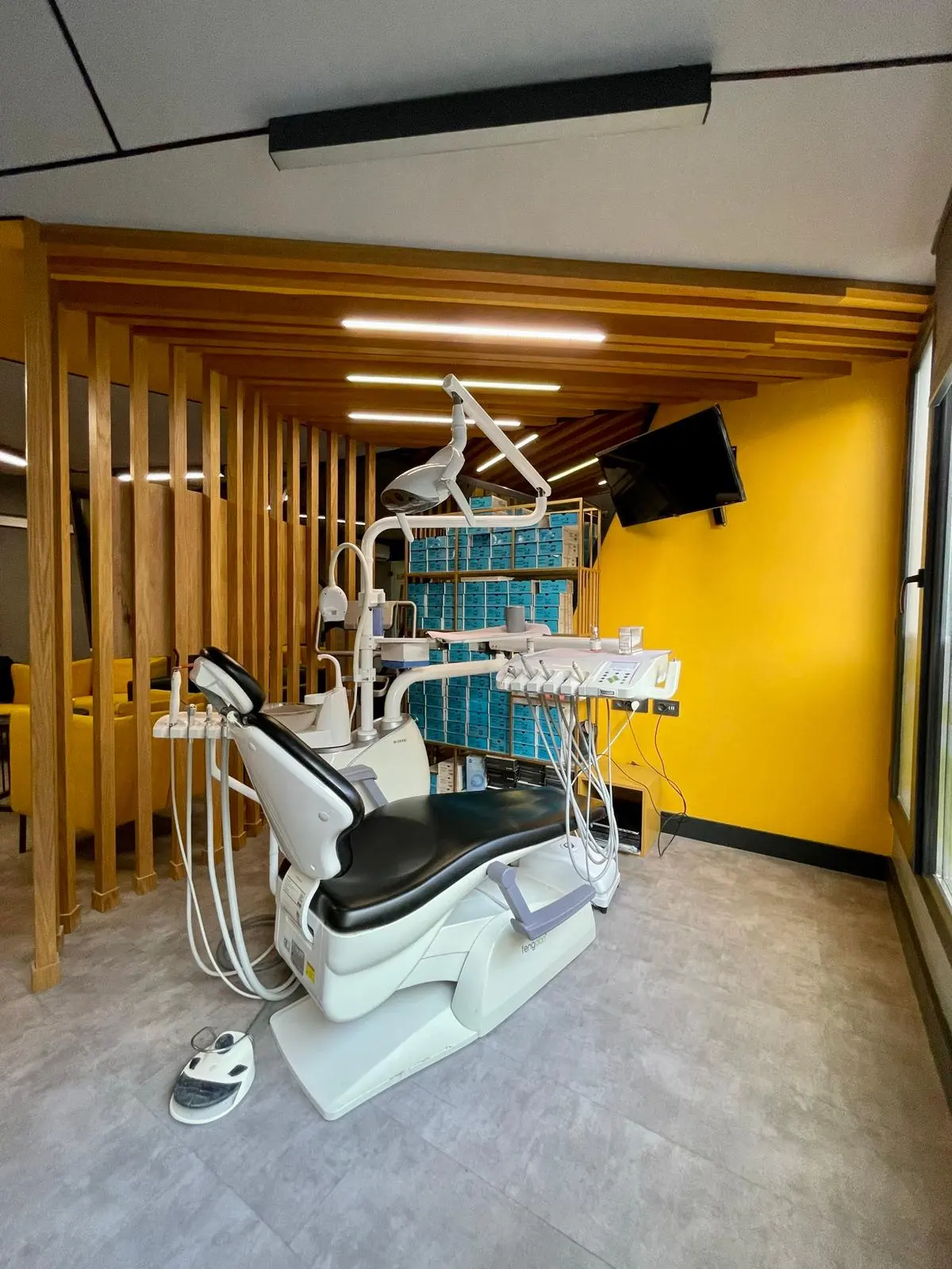 Von der Klinik bereitgestelltes Foto von Üçkuyular Zahnklinik