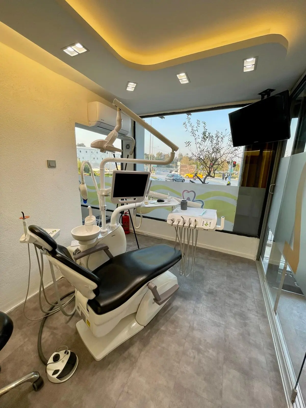 Von der Klinik bereitgestelltes Foto von Üçkuyular Zahnklinik