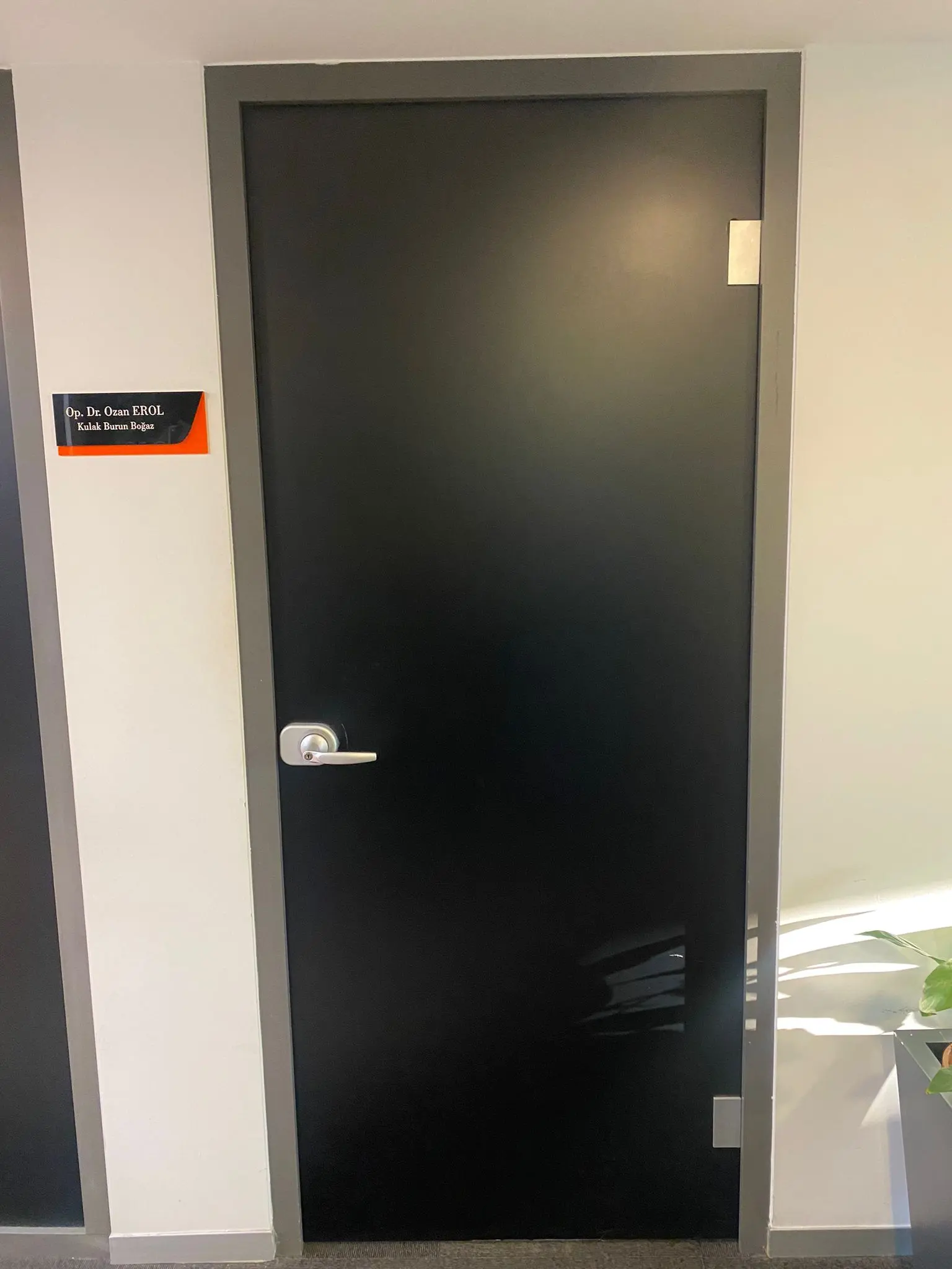 Von der Klinik bereitgestelltes Foto von Dr. Ozan Erol