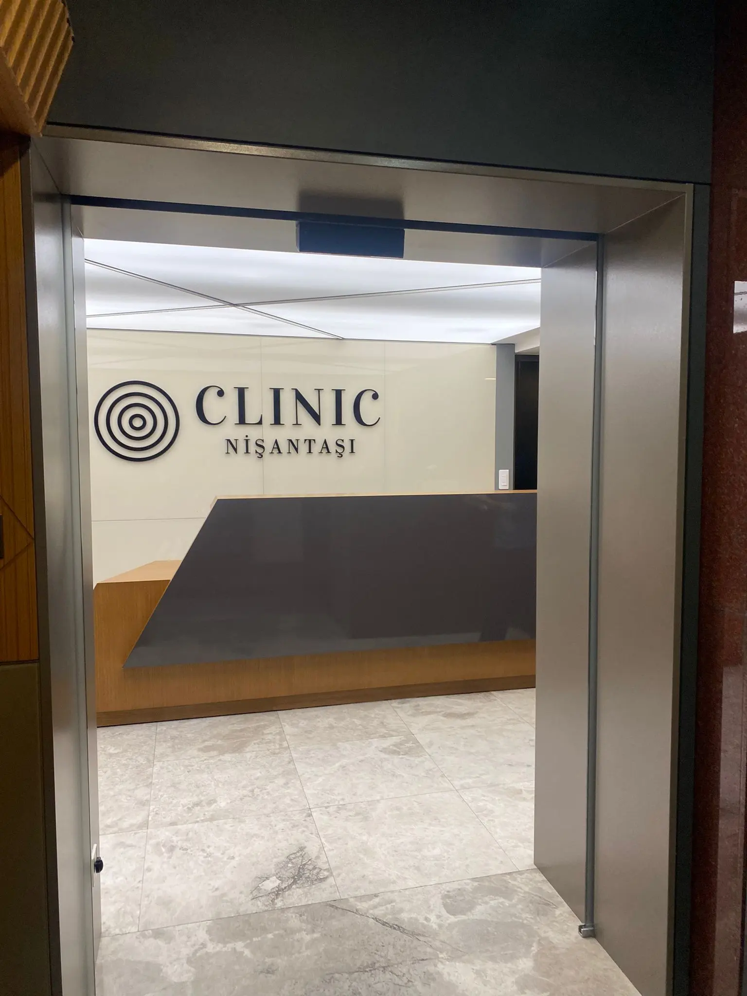 Von der Klinik bereitgestelltes Foto von Dr. Ozan Erol
