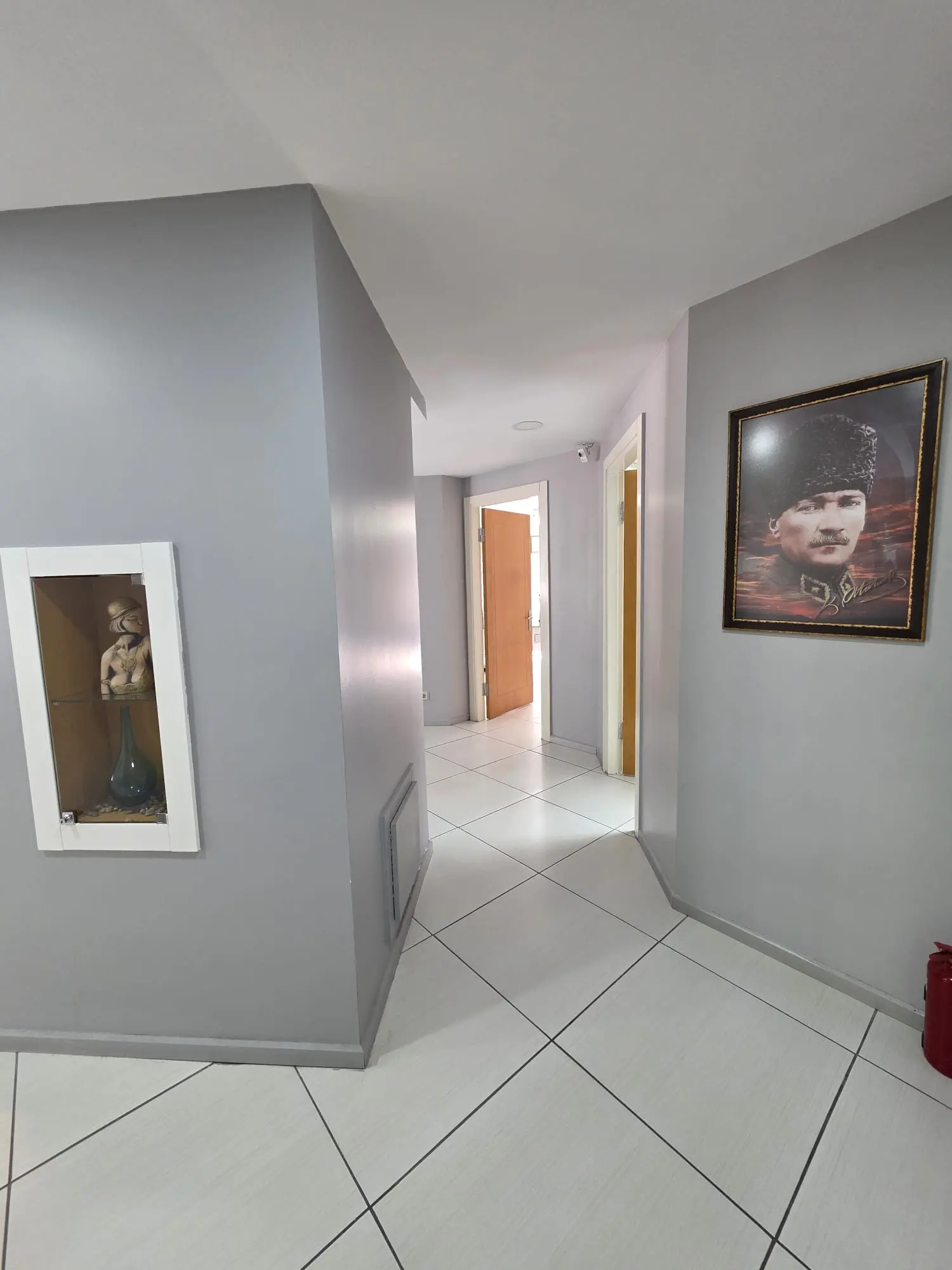 Clinic-provided photograph of Dr Hakan Öçsel