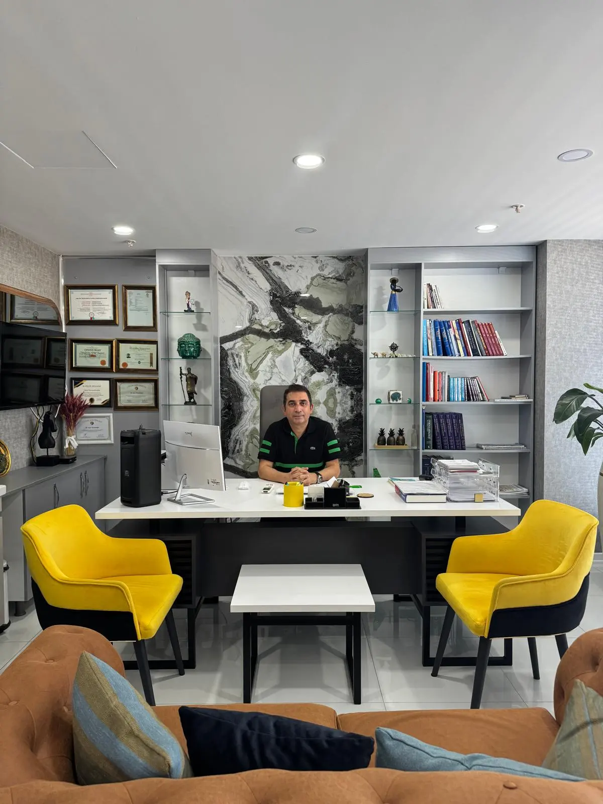 Von der Klinik bereitgestelltes Foto von Dr. Uğur Harputluoğlu