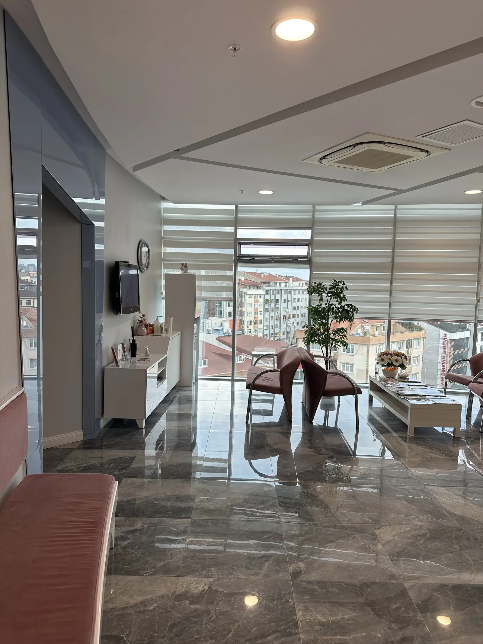 Von der Klinik bereitgestelltes Foto von Dr. Ömer Faruk Vanlıoğlu
