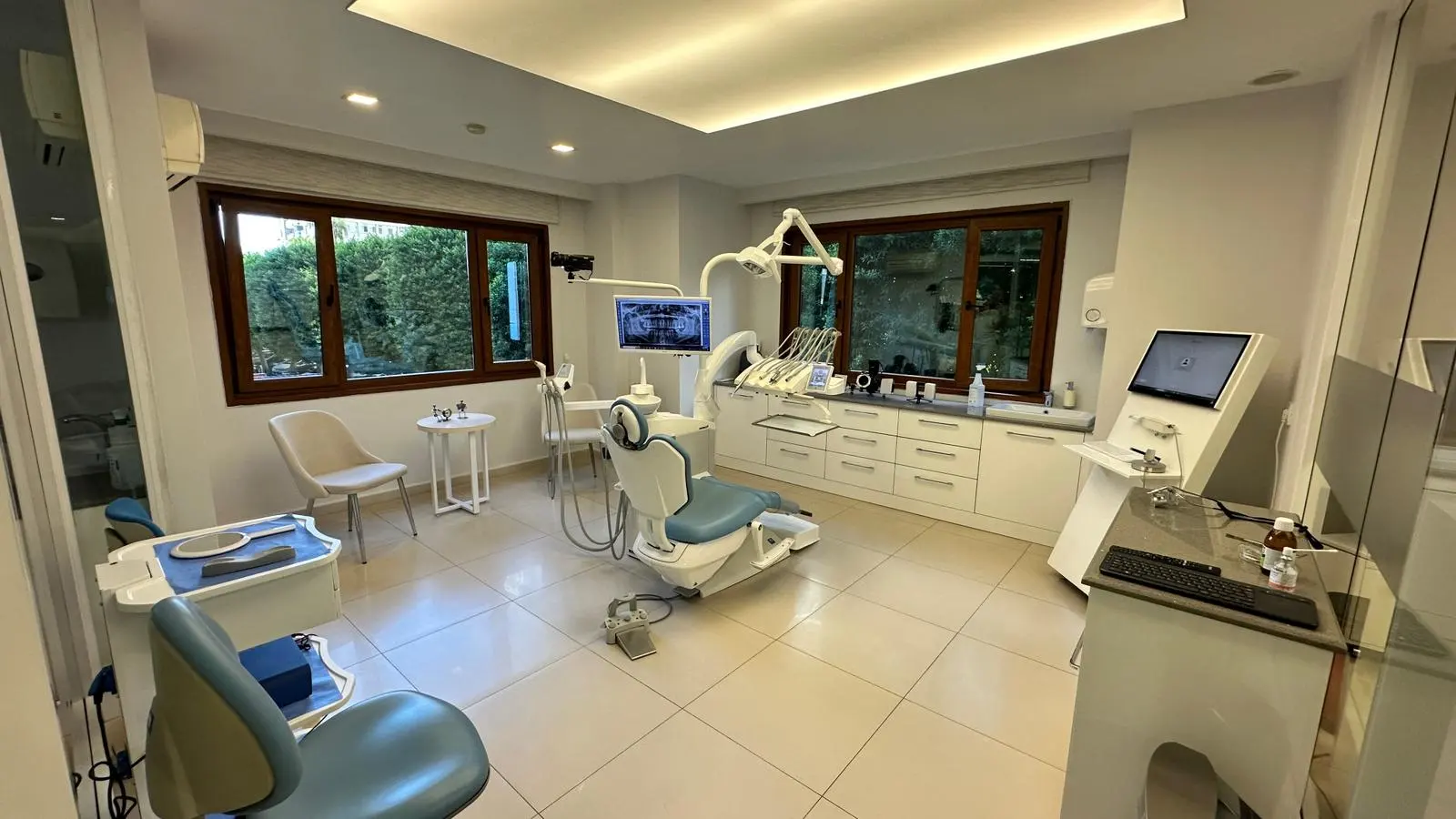 Clinic-provided photograph of Art Dental Clinic