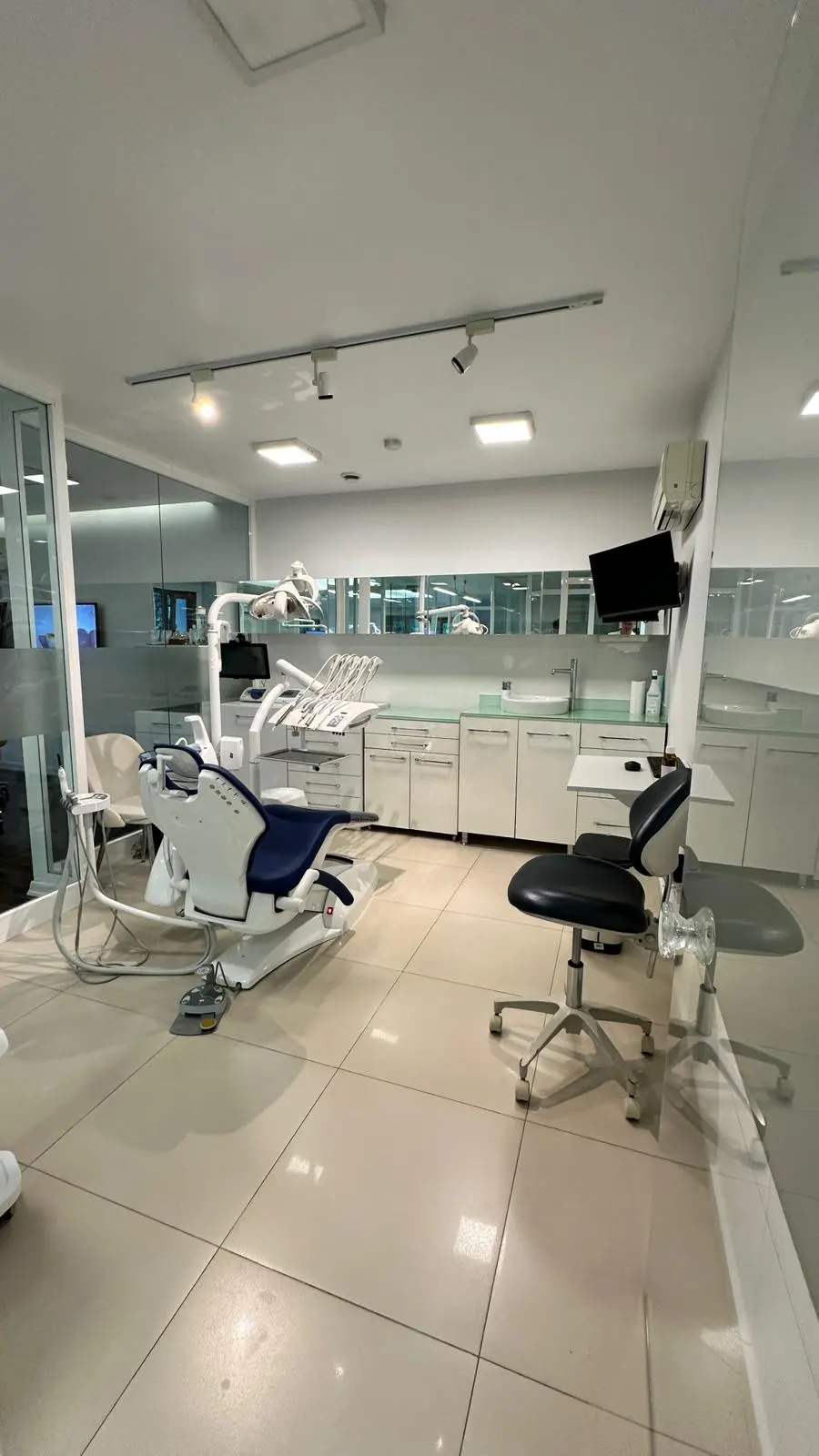 Clinic-provided photograph of Art Dental Clinic