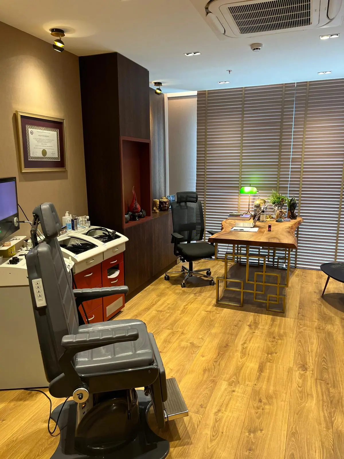 Clinic-provided photograph of Assoc. Prof. Dr Ethem Şahin
