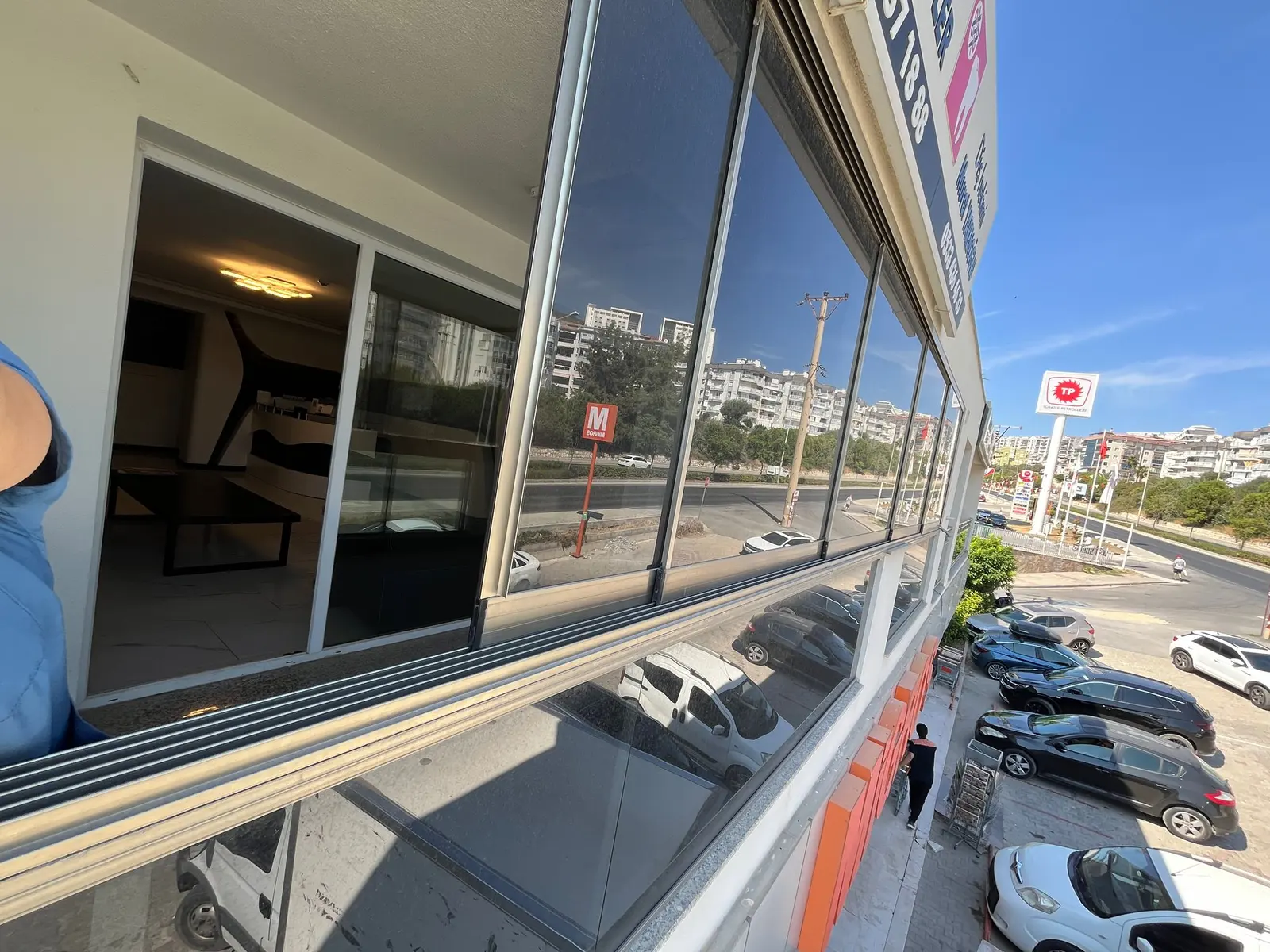 Clinic-provided photograph of Dr Murat Yarenoğlu