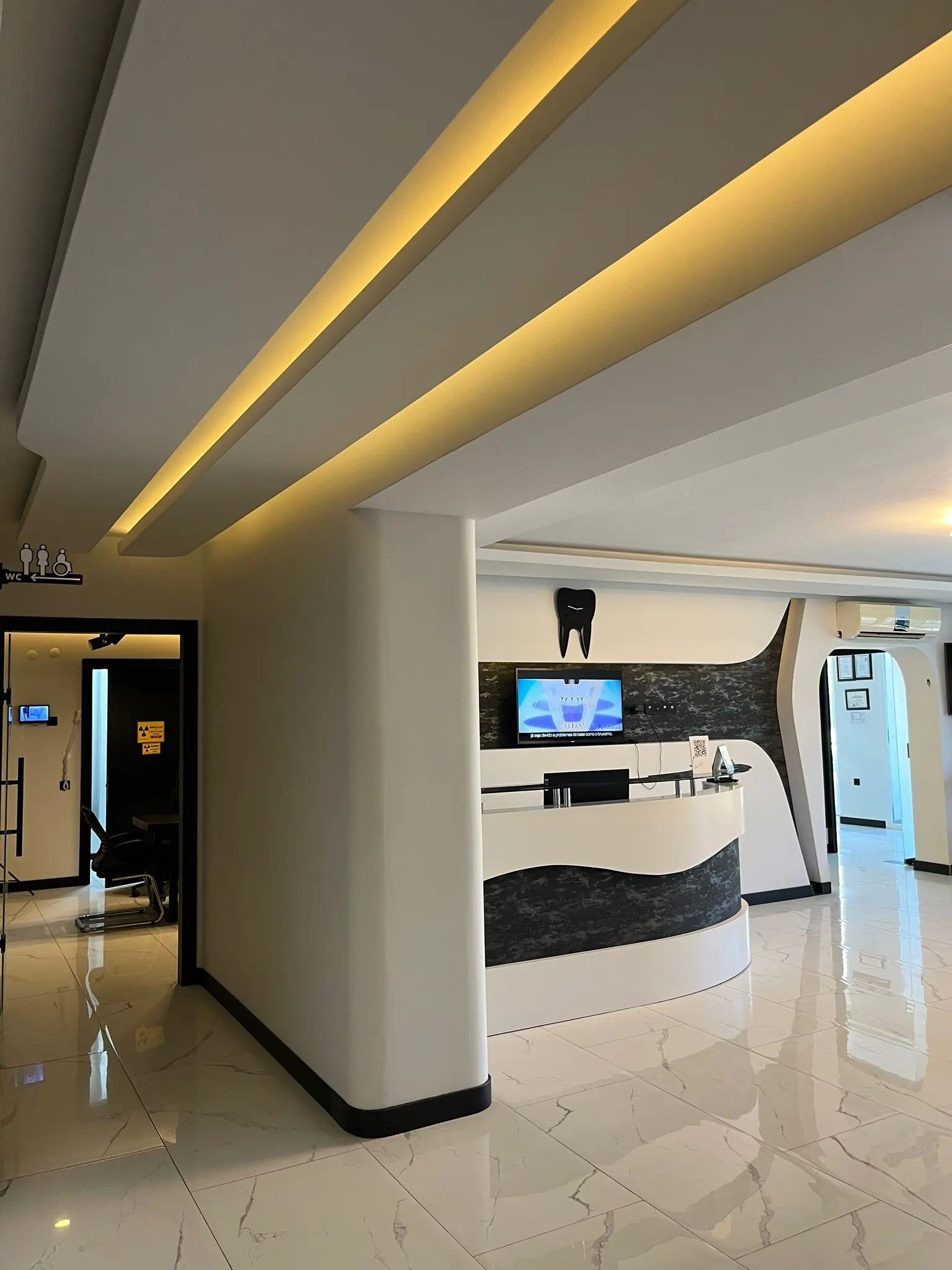 Clinic-provided photograph of Dr Murat Yarenoğlu