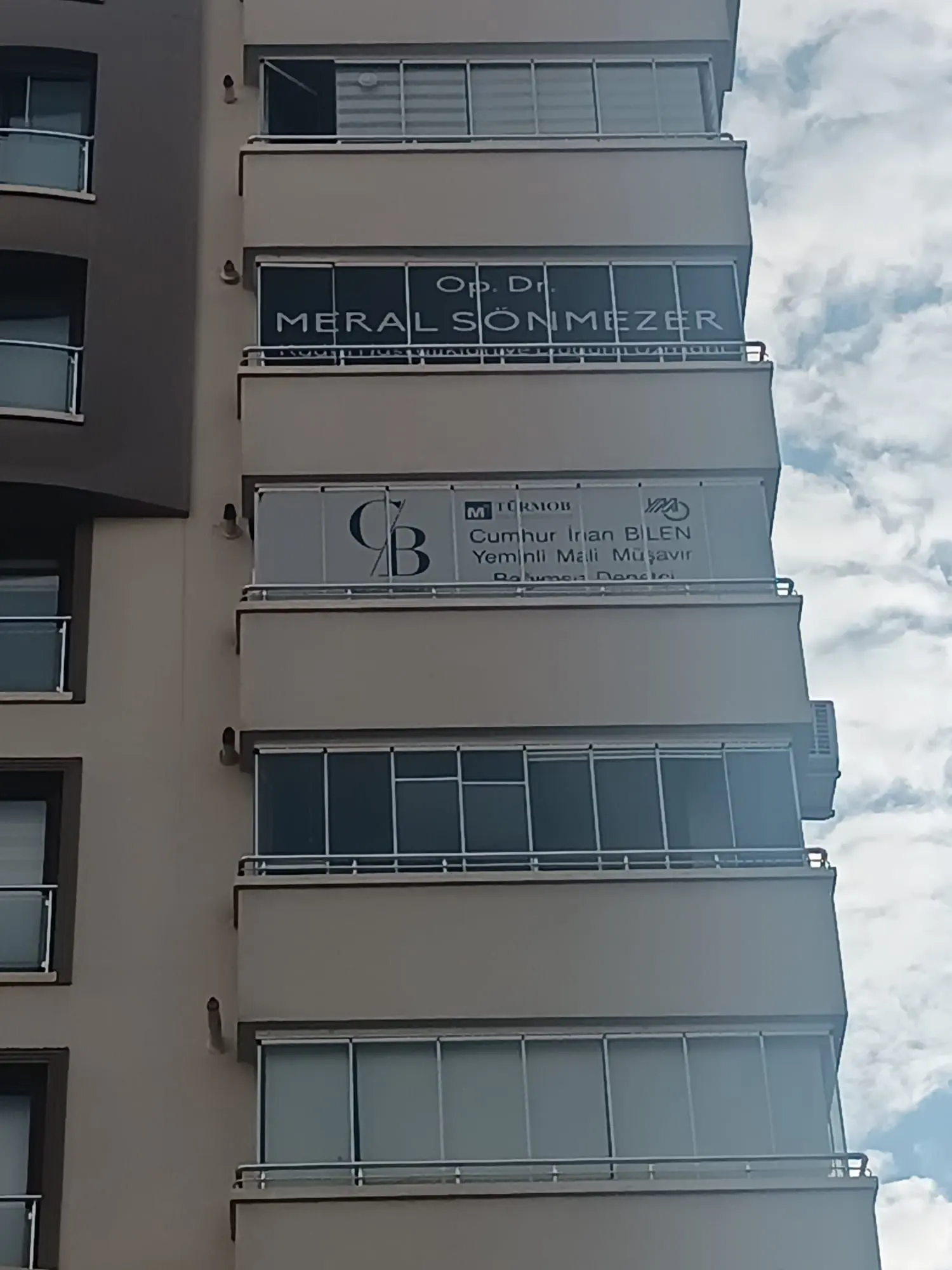 Von der Klinik bereitgestelltes Foto von Dr. Meral Sönmezer