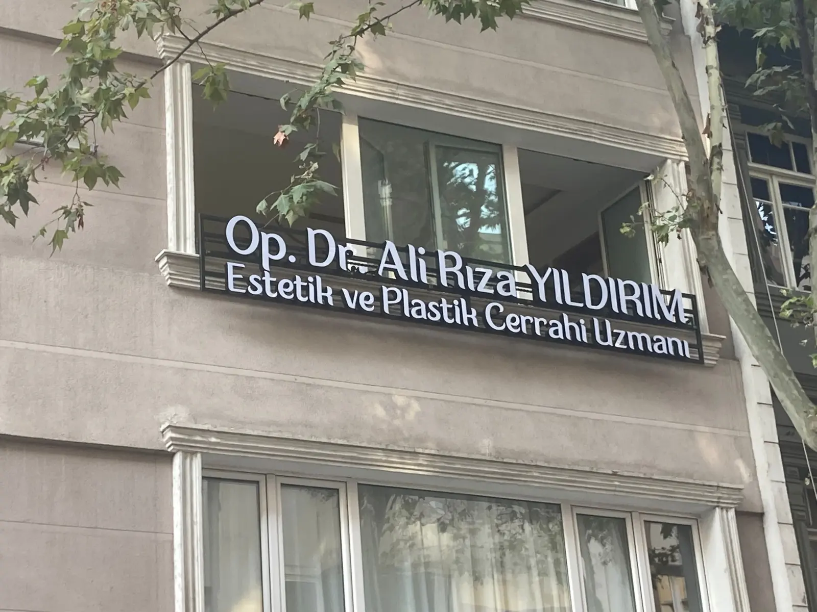 Clinic-provided photograph of Dr Ali Rıza Yıldırım
