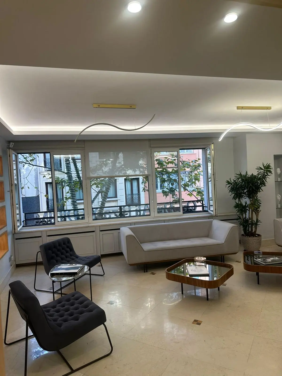 Clinic-provided photograph of Dr Ali Rıza Yıldırım