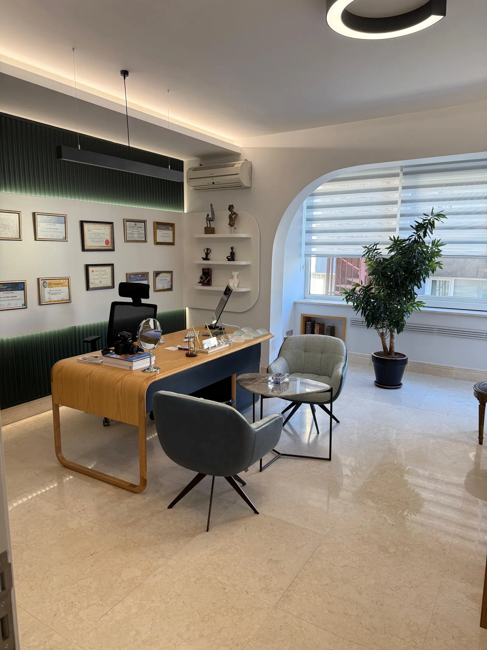 Clinic-provided photograph of Dr Ali Rıza Yıldırım
