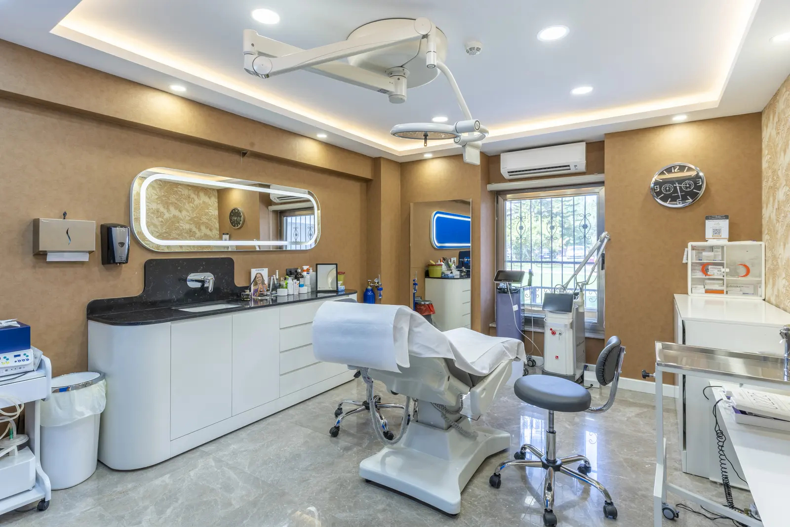 Von der Klinik bereitgestelltes Foto von Dr. Harun Şimşek