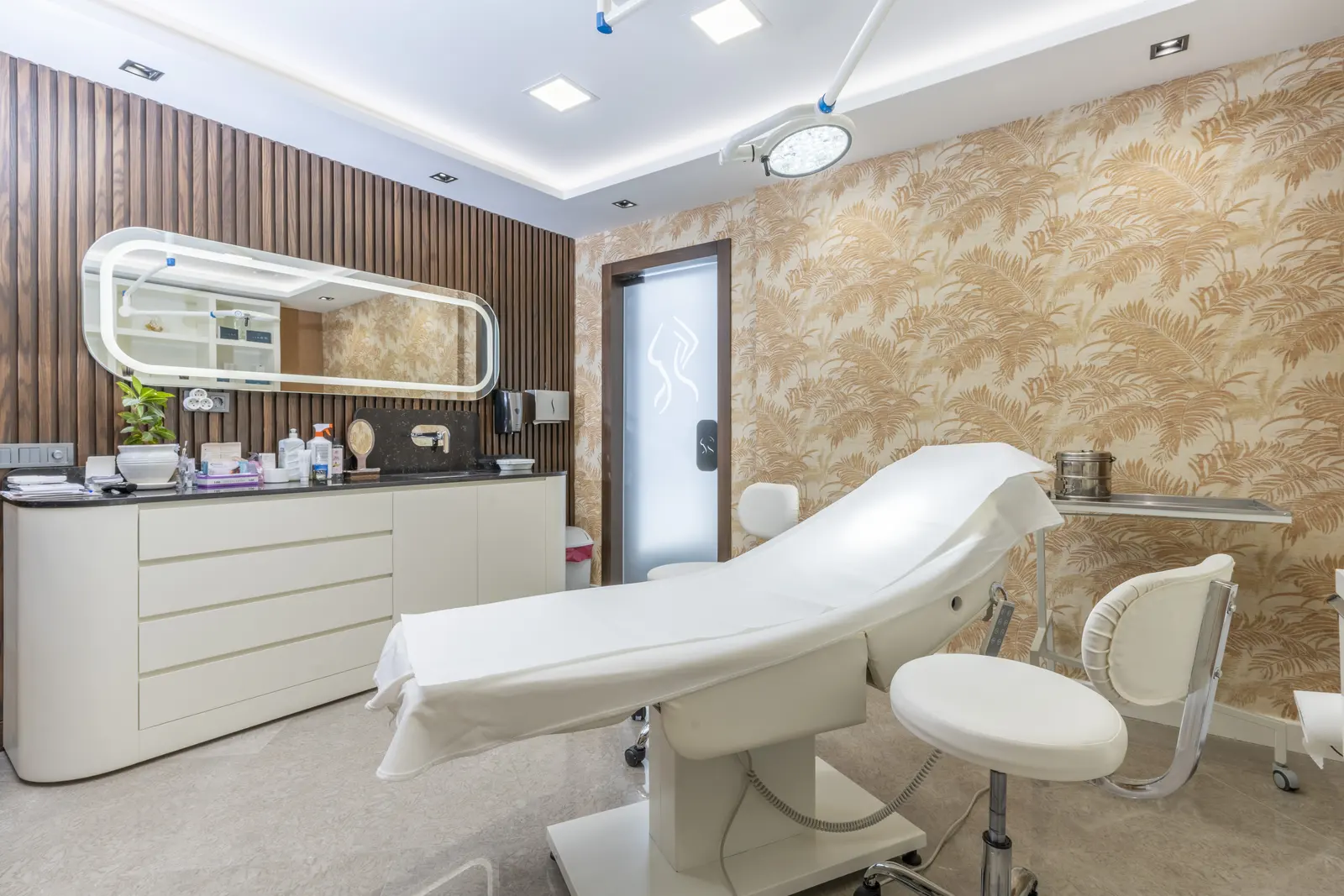 Von der Klinik bereitgestelltes Foto von Dr. Harun Şimşek
