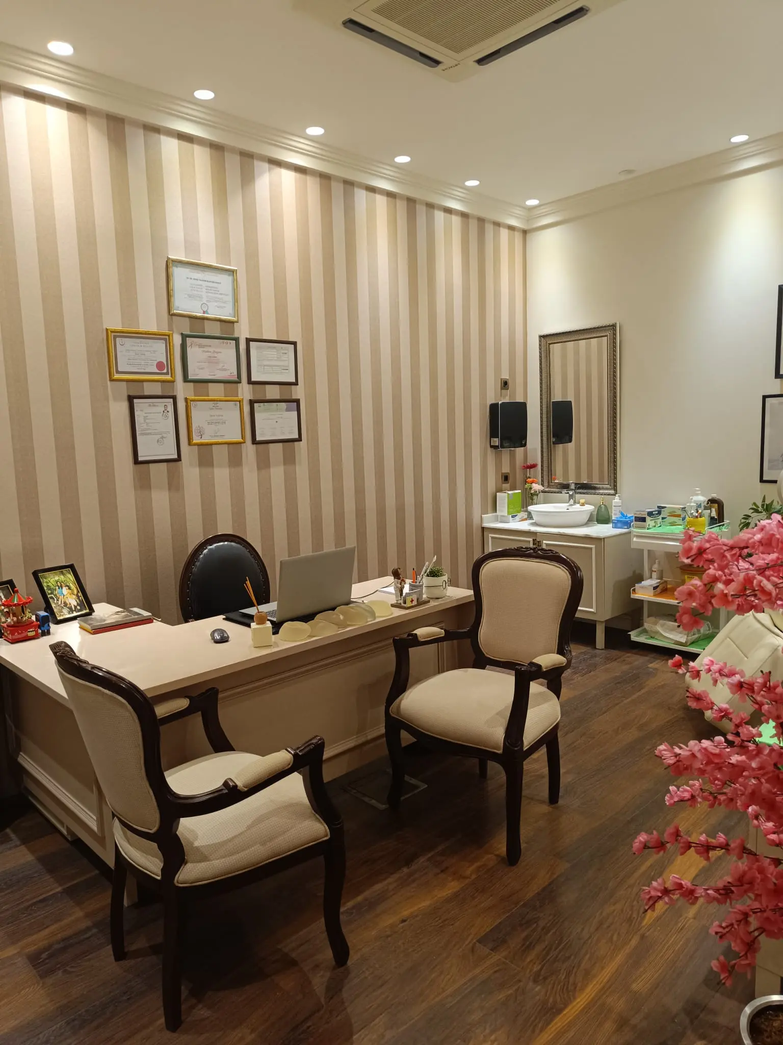 Clinic-provided photograph of Dr Deniz Yıldırım