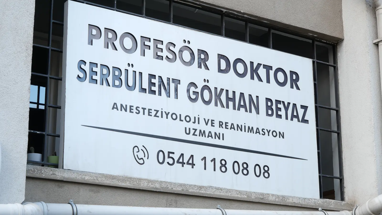 Clinic-provided photograph of Prof. Dr Serbülent Gökhan Beyaz