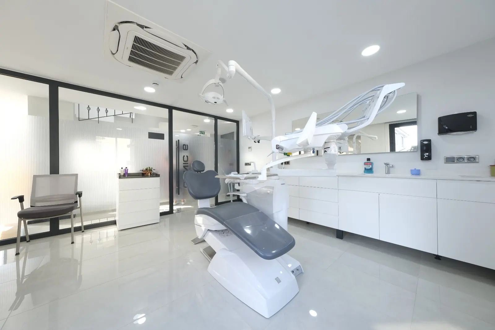Clinic-provided photograph of Motto Lara Dental Clinic