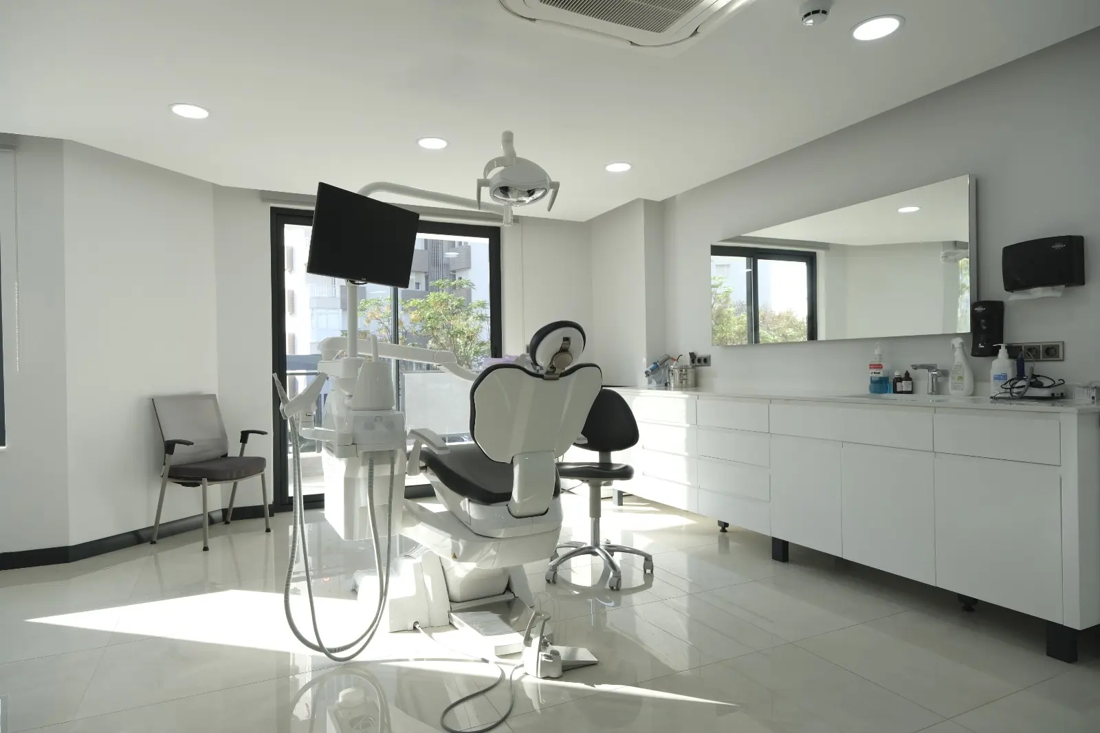 Clinic-provided photograph of Motto Lara Dental Clinic