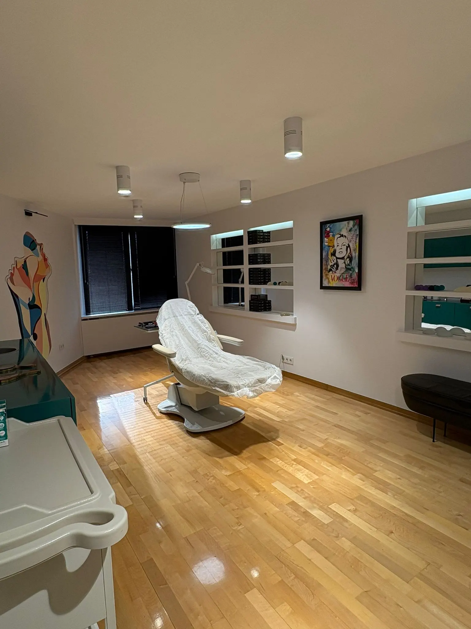 Clinic-provided photograph of Dr Uğur Horoz