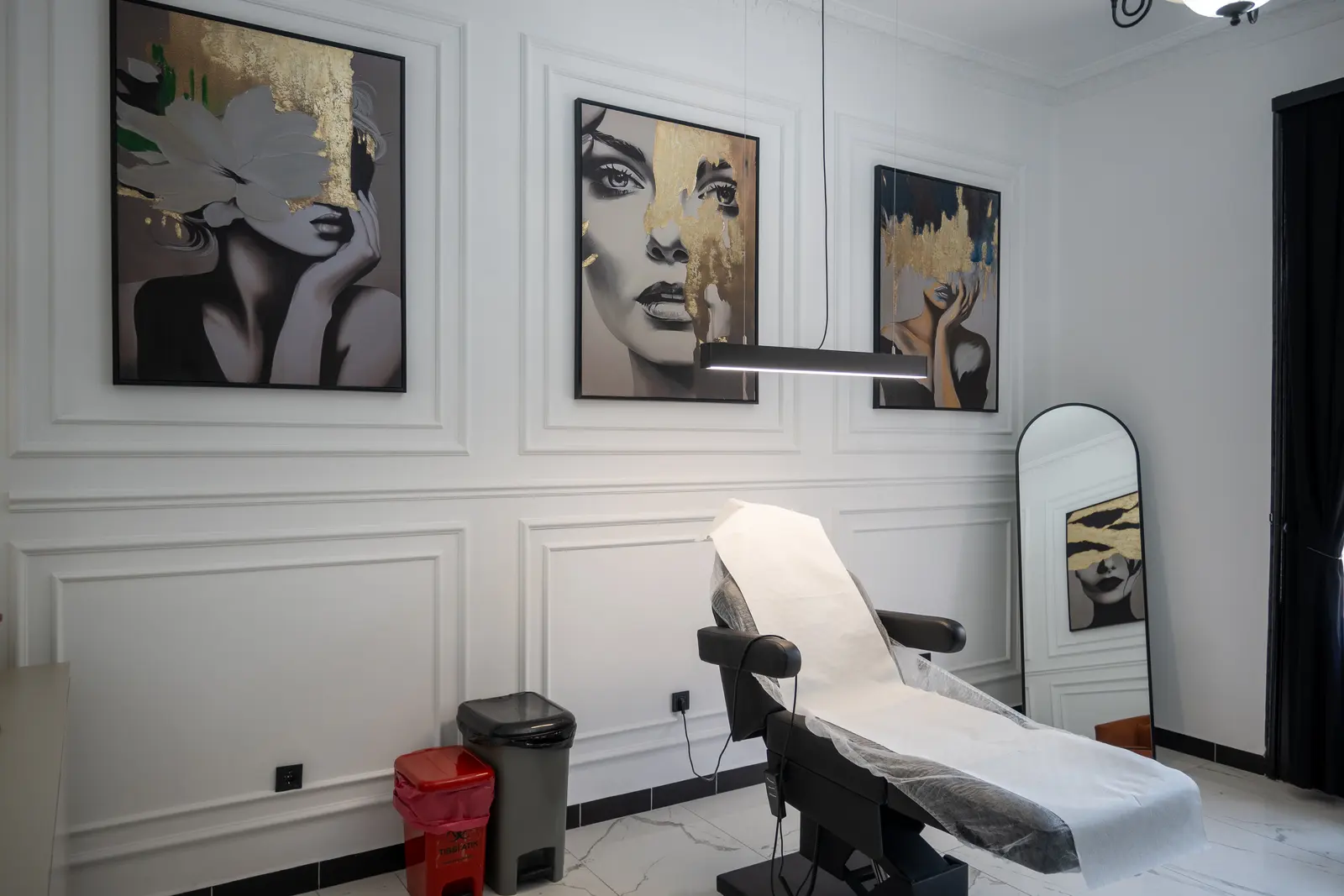 Clinic-provided photograph of Dr Mert Rolan Gençoğlu