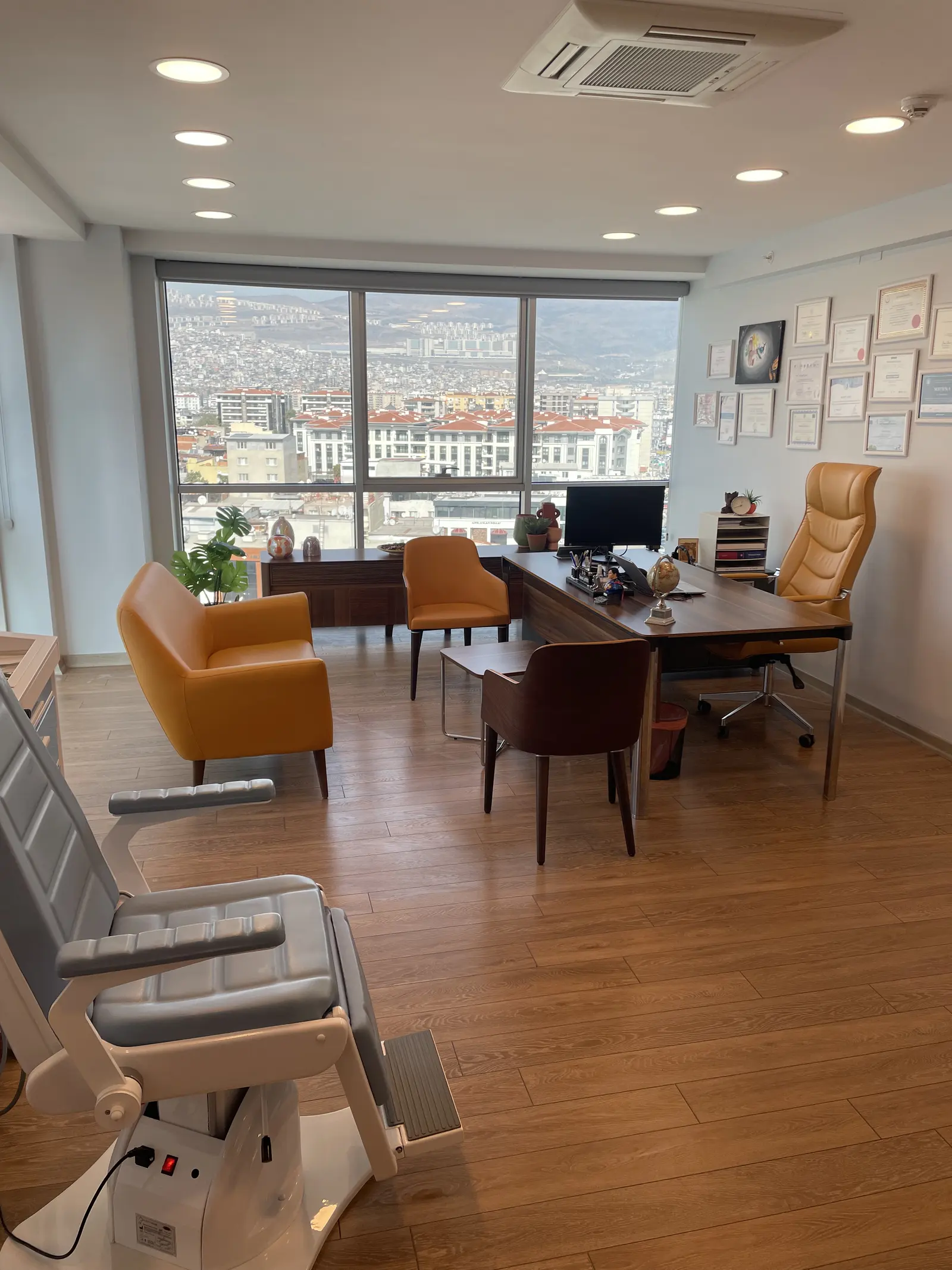 Von der Klinik bereitgestelltes Foto von Dr. Behcet Şahin