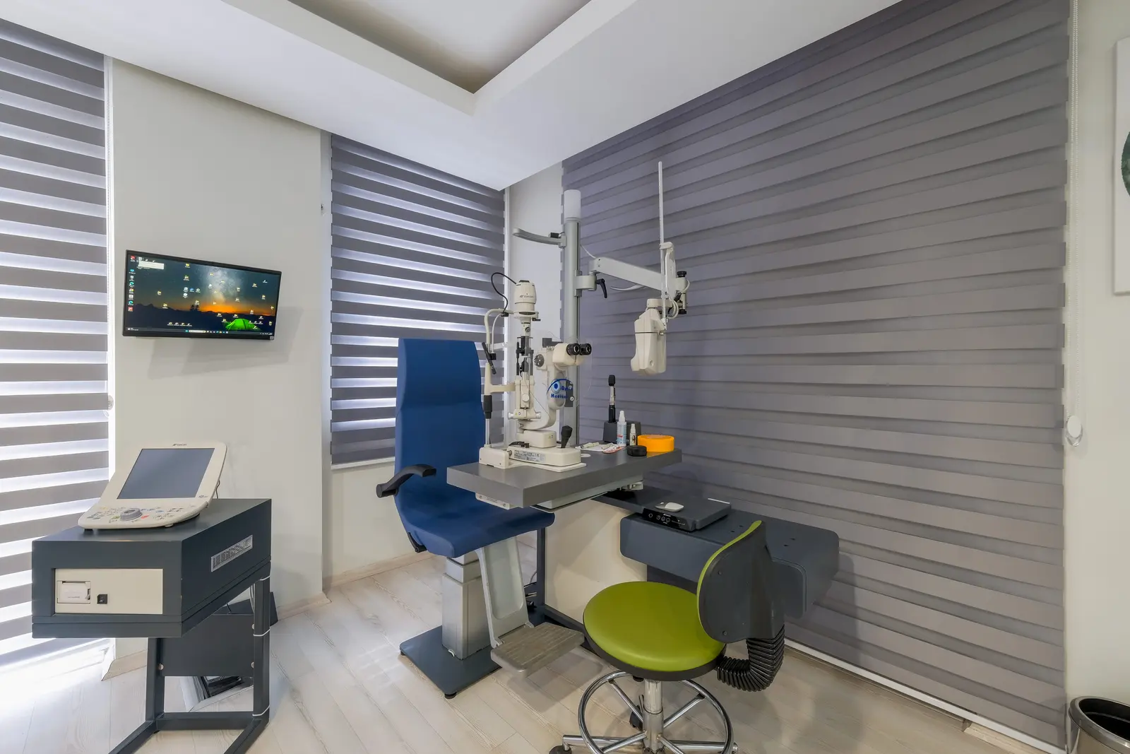 Clinic-provided photograph of Dr Ömer Öztürk