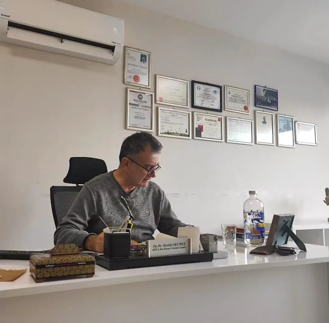 Von der Klinik bereitgestelltes Foto von Dr. Mevlüt Okumuş