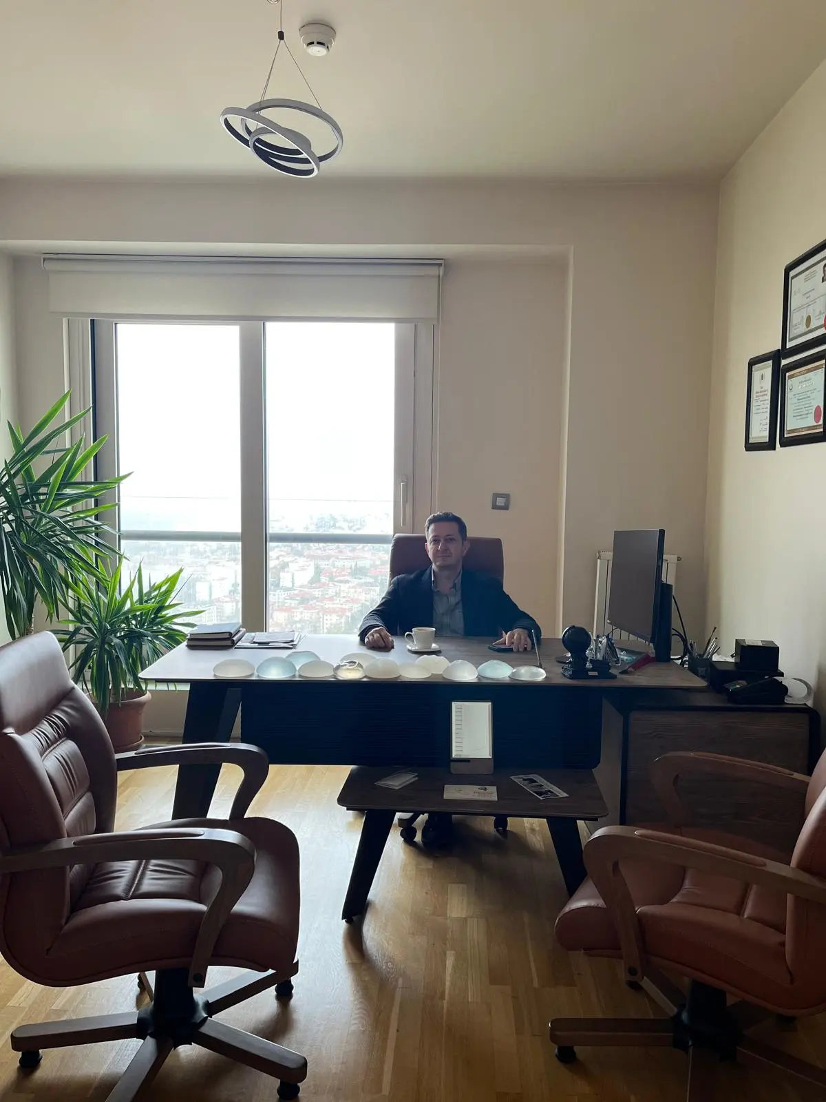 Clinic-provided photograph of Assoc. Prof. Dr Muhammed Beşir Öztürk