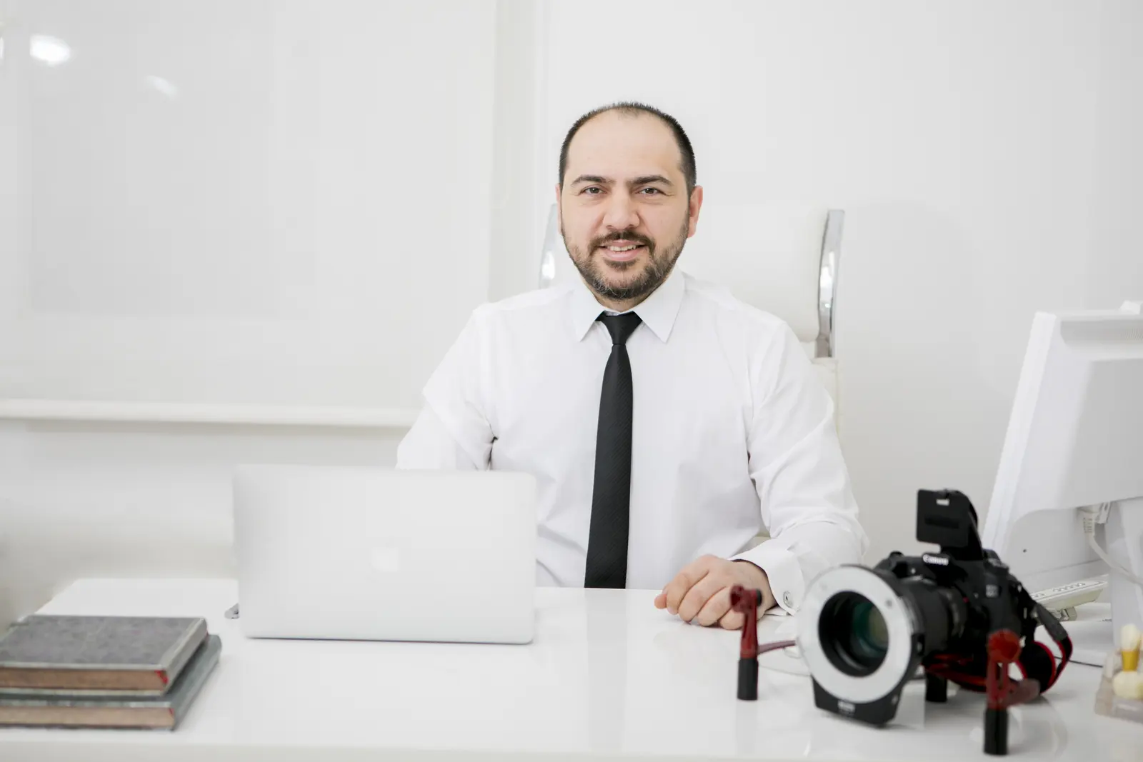 Clinic-provided photograph of Dr Ahmet Nuri Silahtar