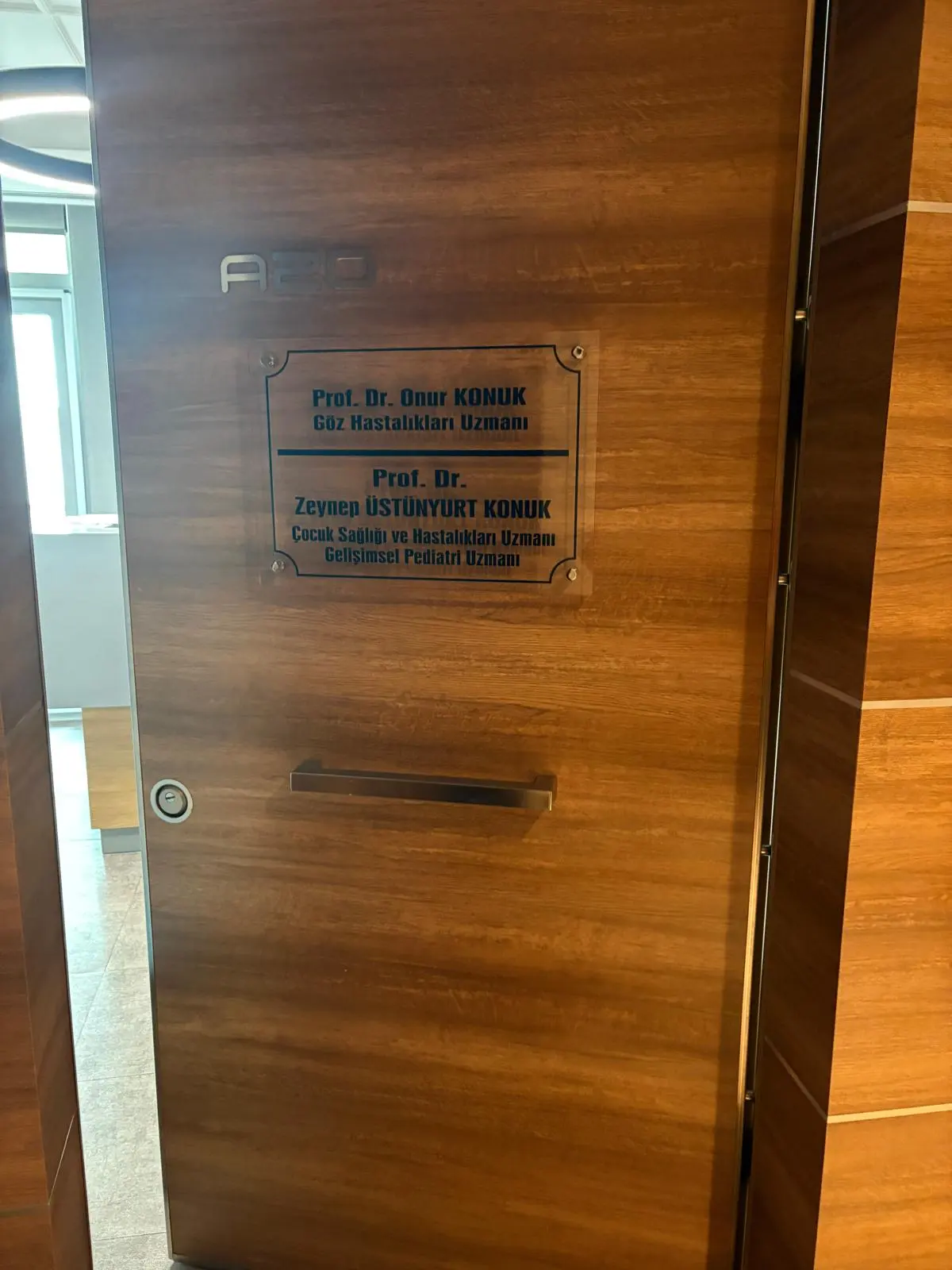 Clinic-provided photograph of Prof. Dr Onur Konuk