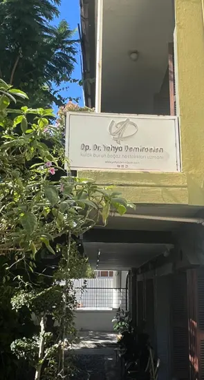 Clinic-provided photograph of Dr Yahya Demirdelen