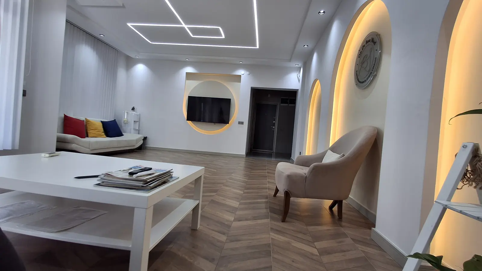Clinic-provided photograph of Dr Bora Yücel