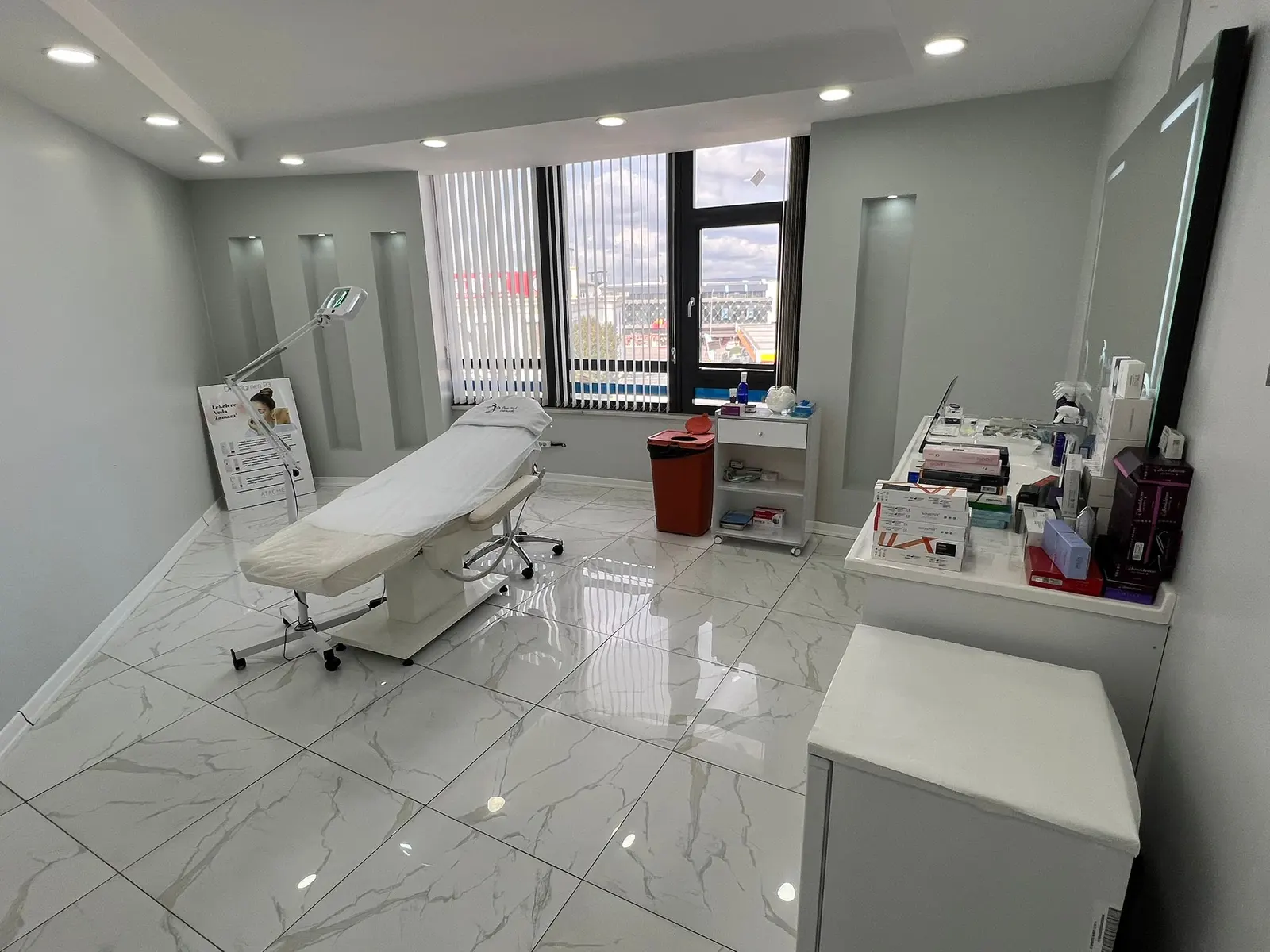 Von der Klinik bereitgestelltes Foto von Dr. Ömer Faruk Odabaşoğlu