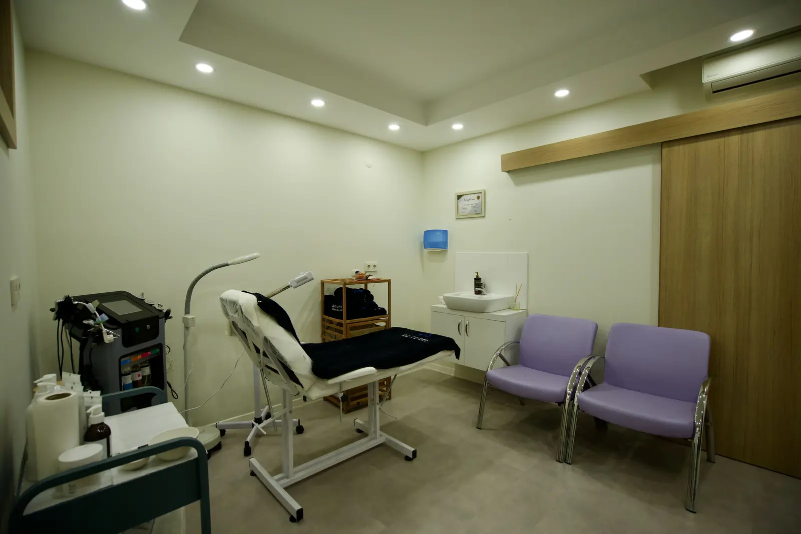 Clinic-provided photograph of Dr Lütfiye Yaprak
