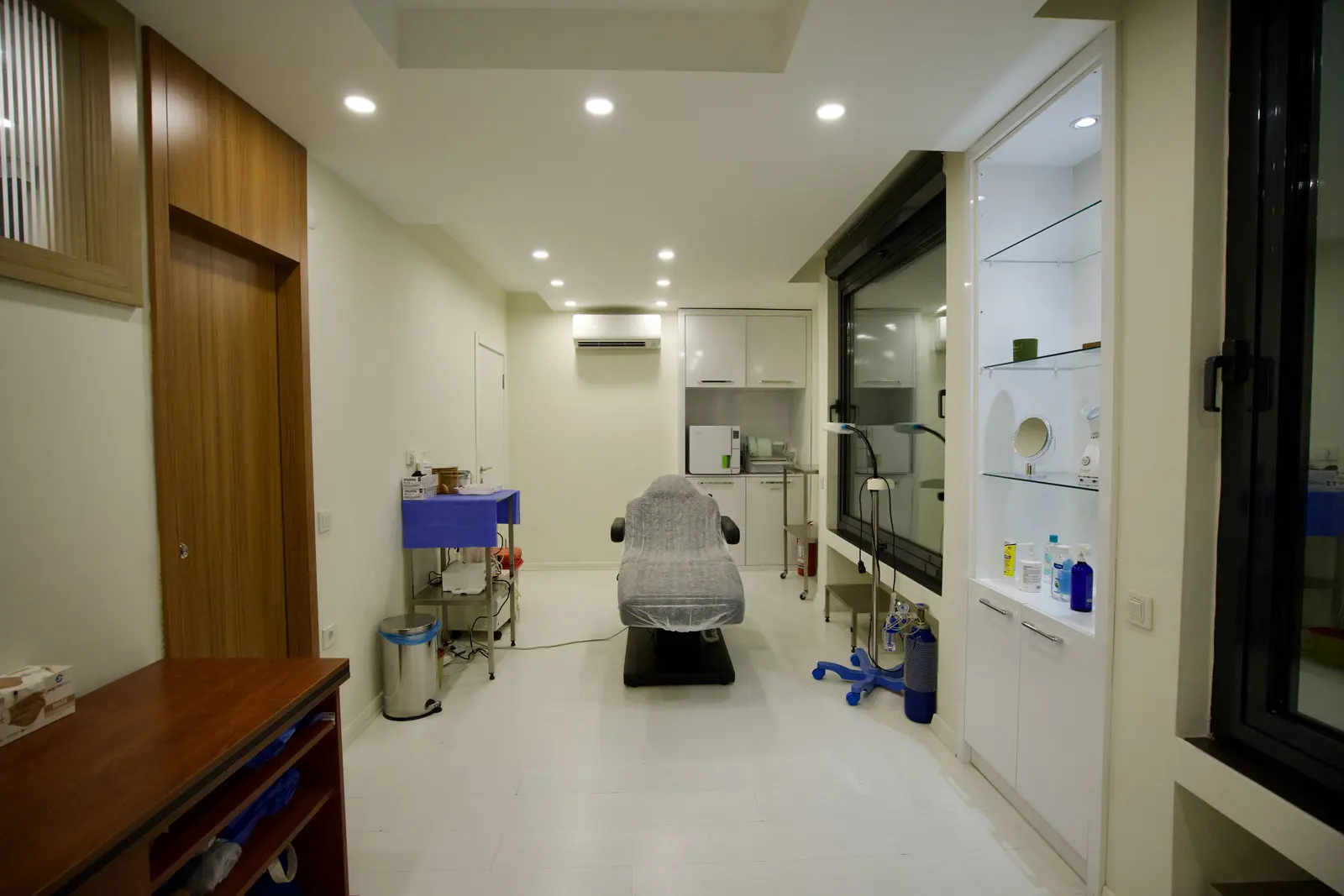 Clinic-provided photograph of Dr Lütfiye Yaprak