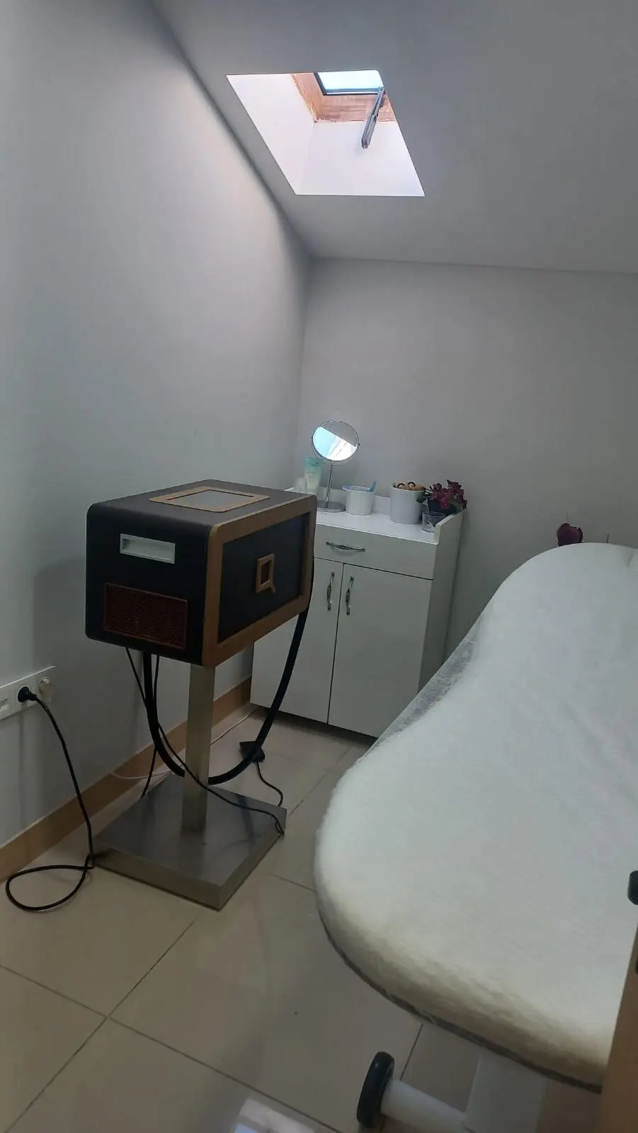 Clinic-provided photograph of Dr Özgül İşçen
