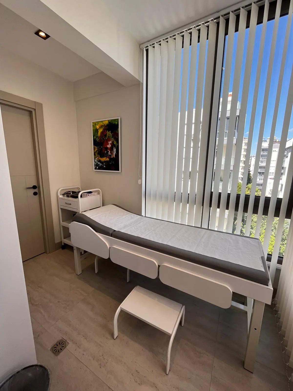 Clinic-provided photograph of Dr Suna Sarıkaya