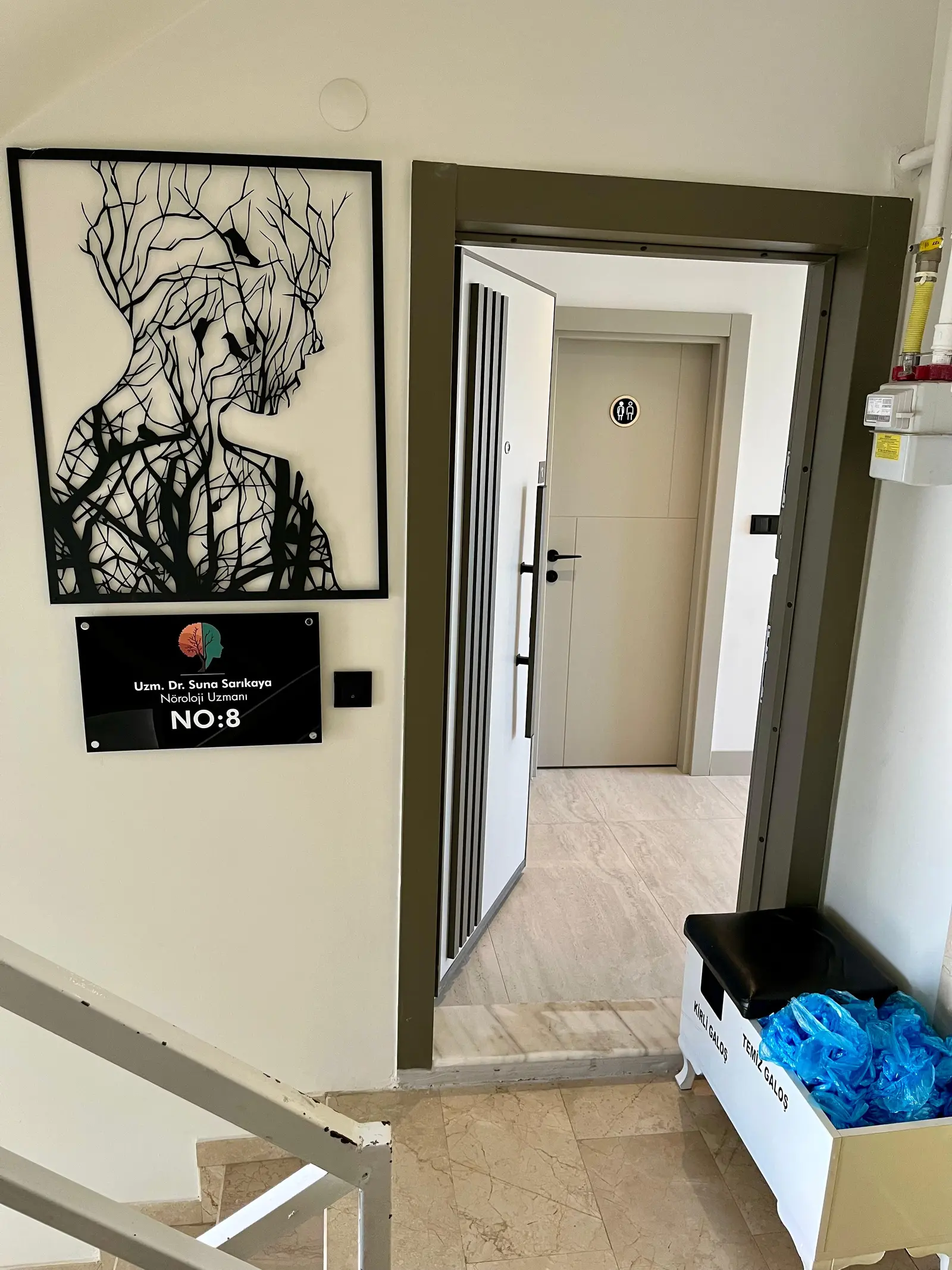 Clinic-provided photograph of Dr Suna Sarıkaya