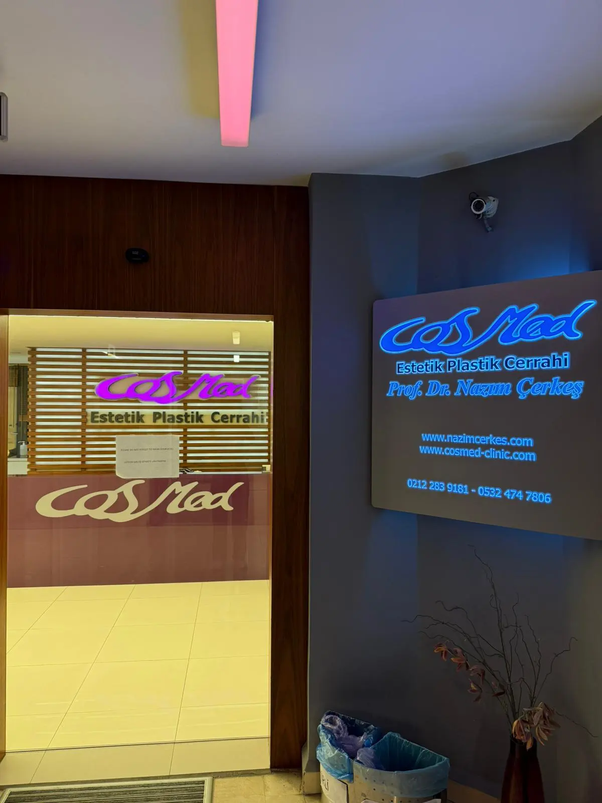 Clinic-provided photograph of Assoc. Prof. Dr Suat Nazım Çerkeş