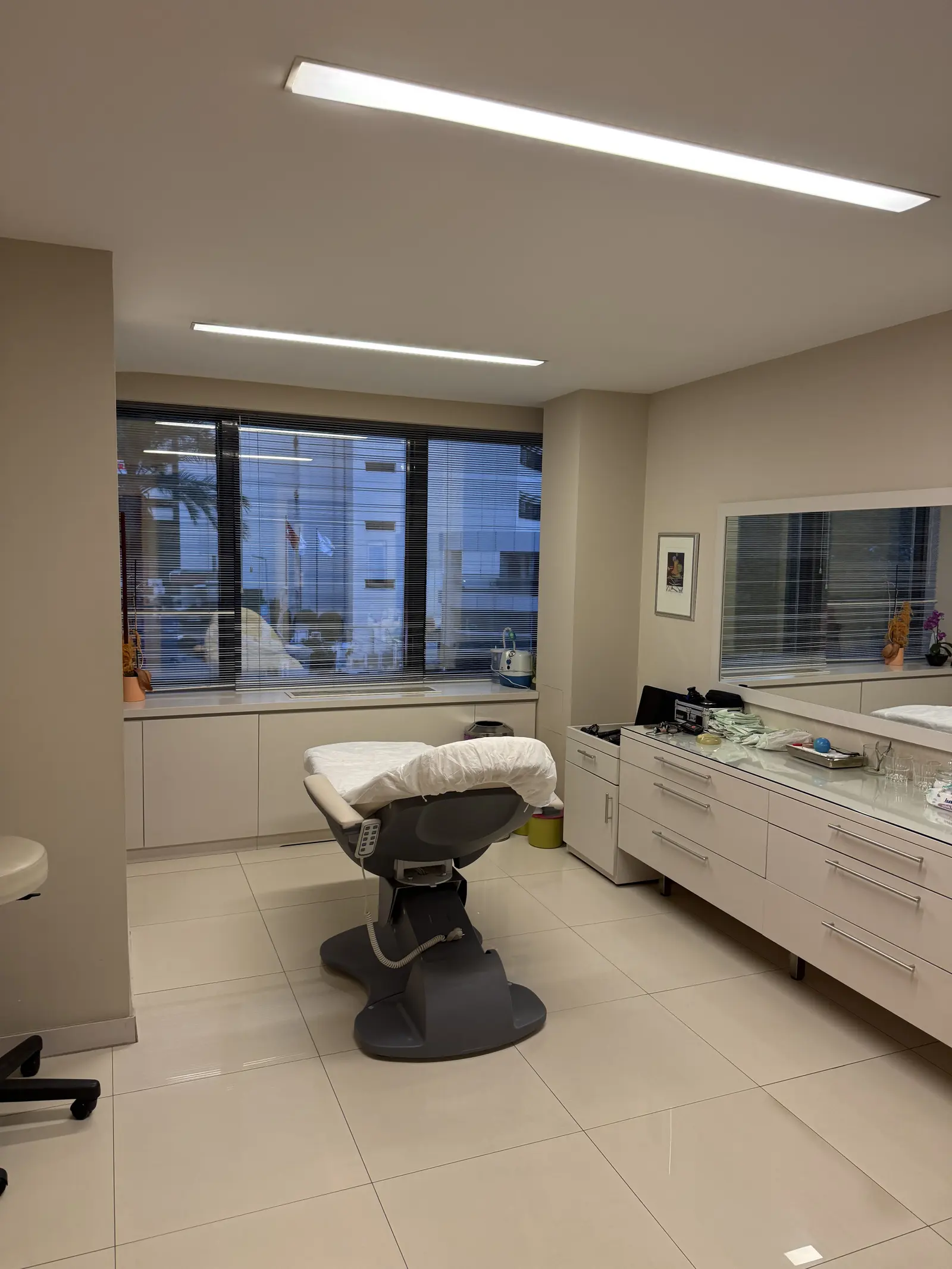 Clinic-provided photograph of Assoc. Prof. Dr Suat Nazım Çerkeş